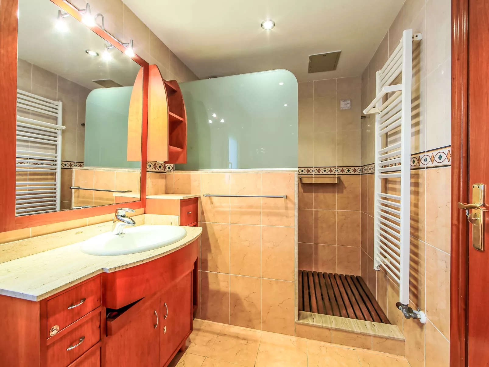 Bertoni Golf & Sea-Inside