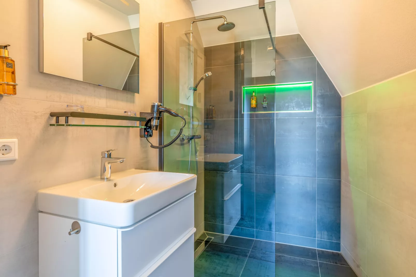 Waalerburght 18-Bathroom