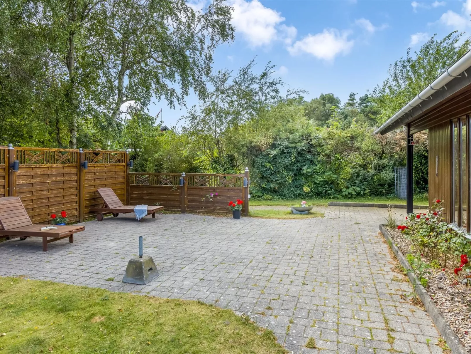 "Naema" - 500m from the sea-Outside