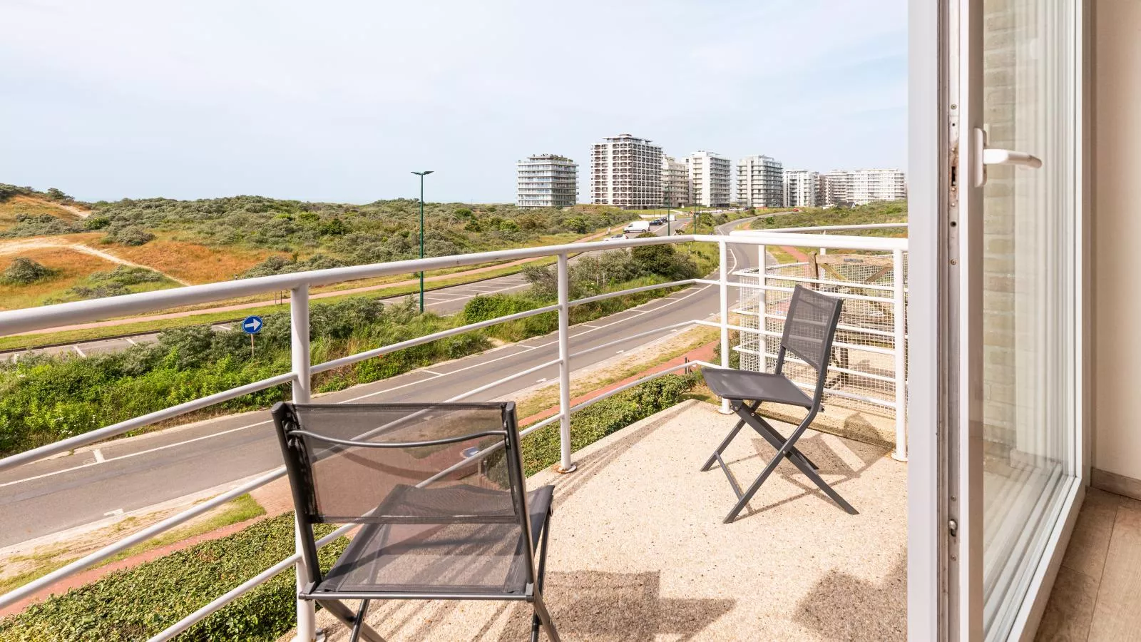 LaRoyale-Terrace balcony