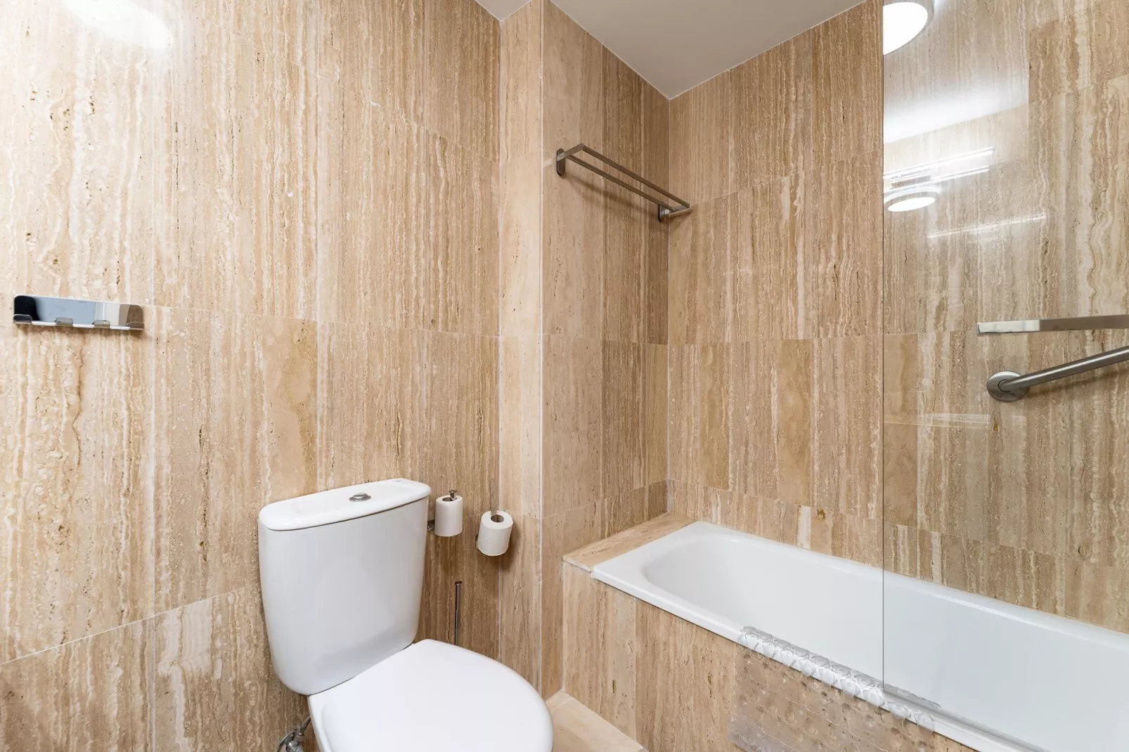 CT 366 - Faro's Silent Dream in Elviria - Marbella-Bathroom