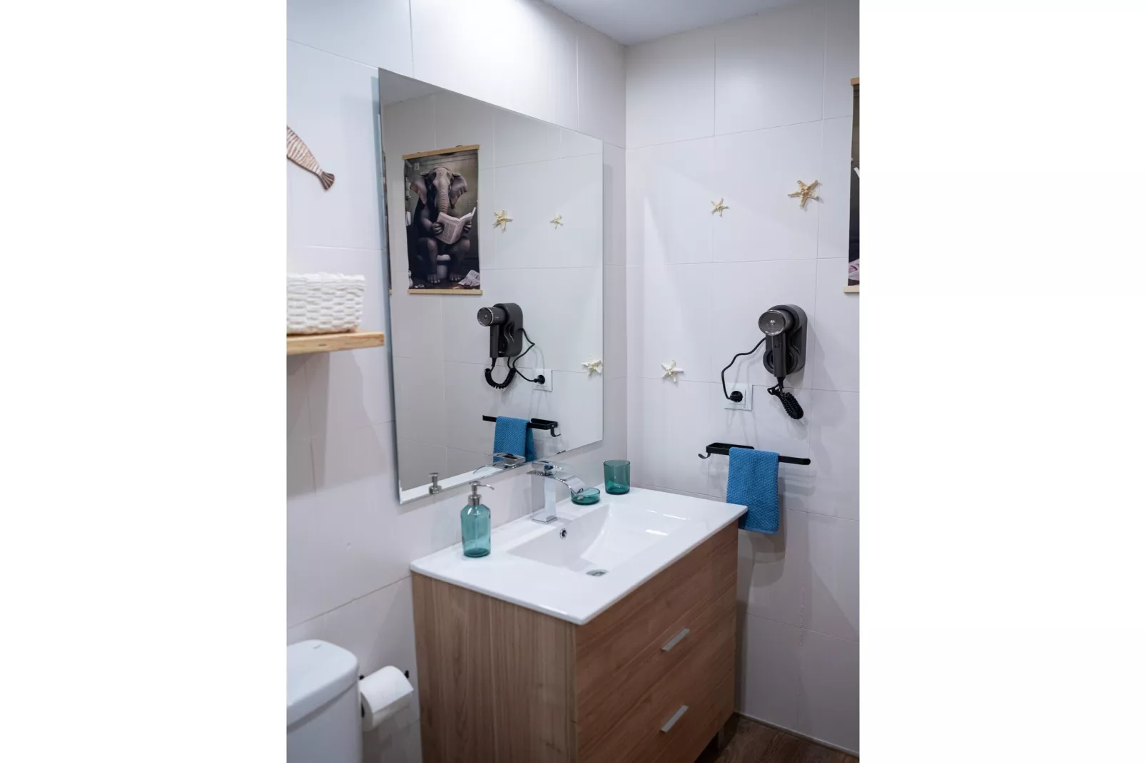 CT 394 - Faro's Beach & Town - Torremolinos-Bathroom