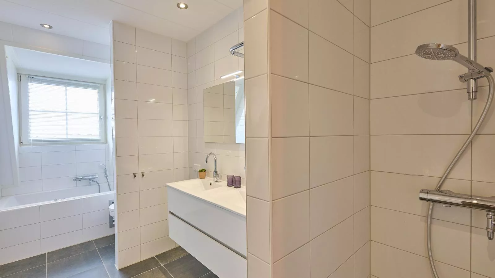 SeaLuxe Suite 27i-Badezimmer