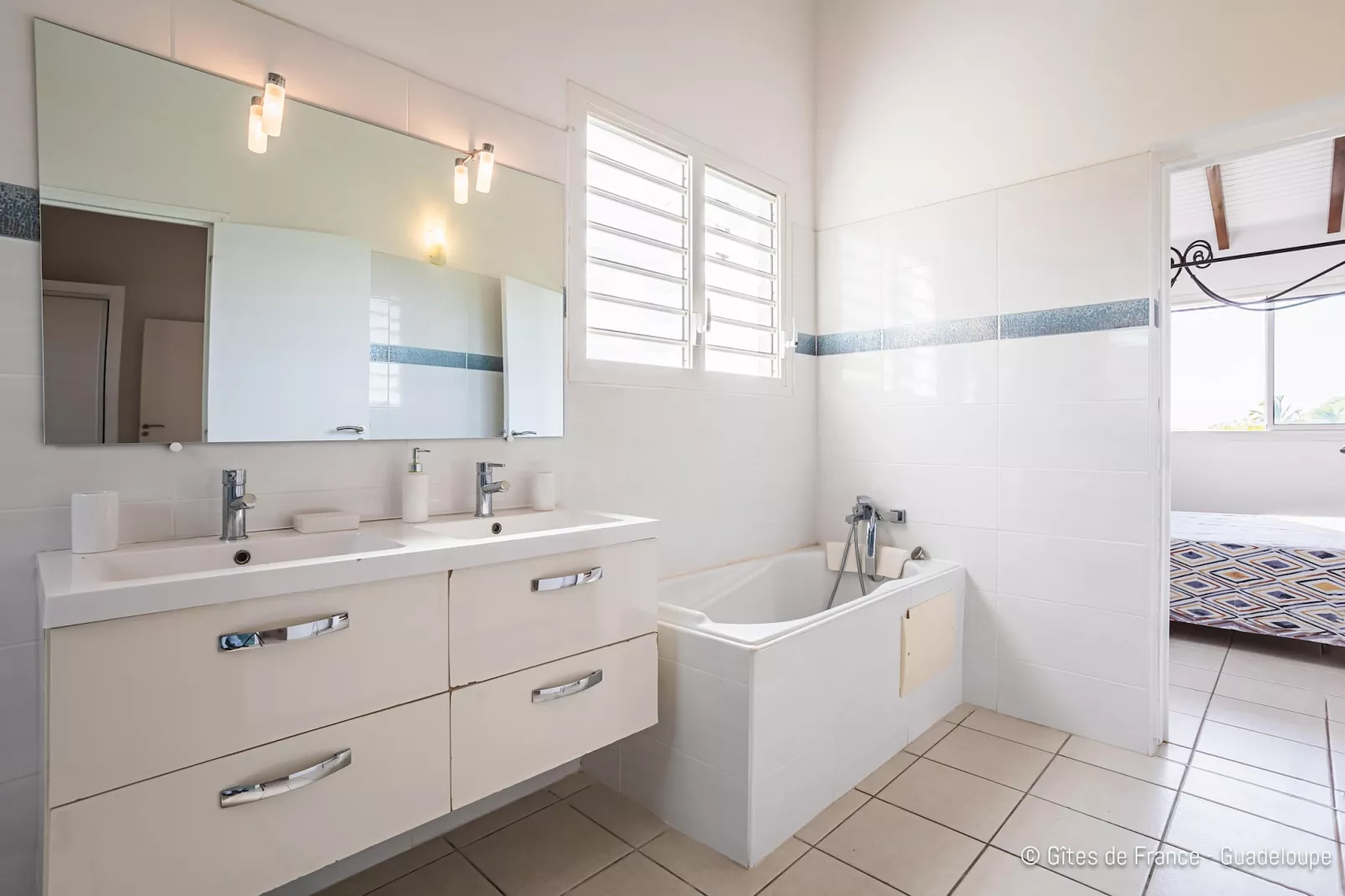 Paradise Bay Villa standing avec vue sur mer Non Remboursable-Badezimmer