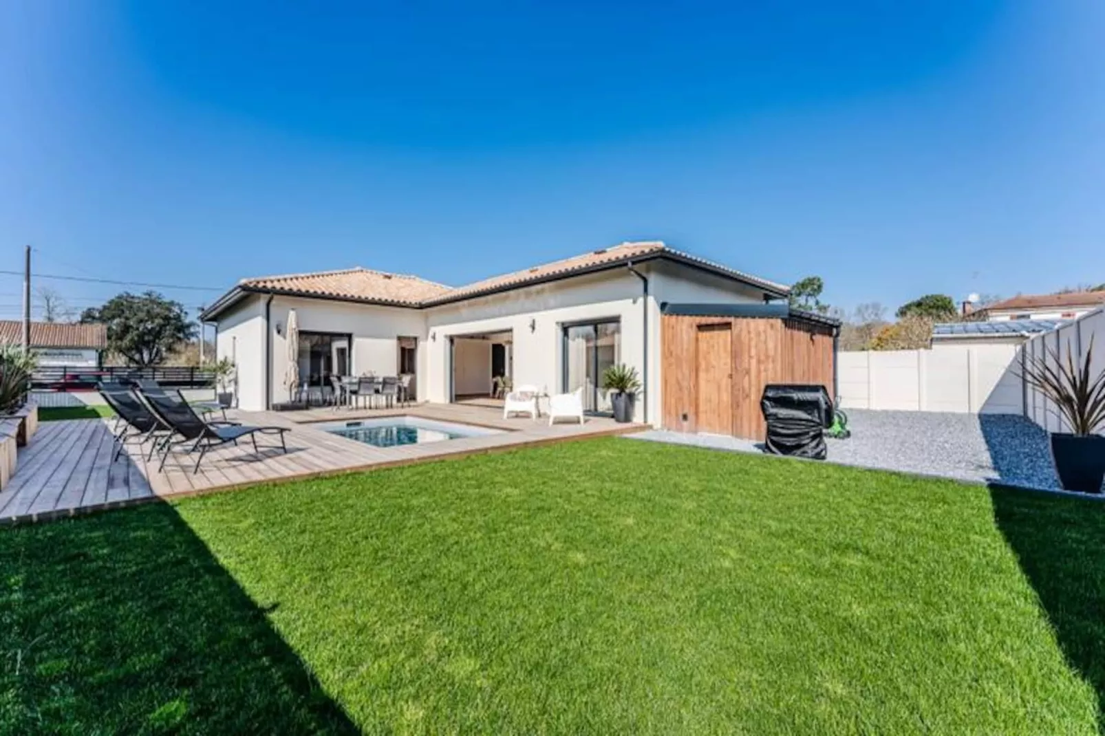 Villa Diam --Untagged