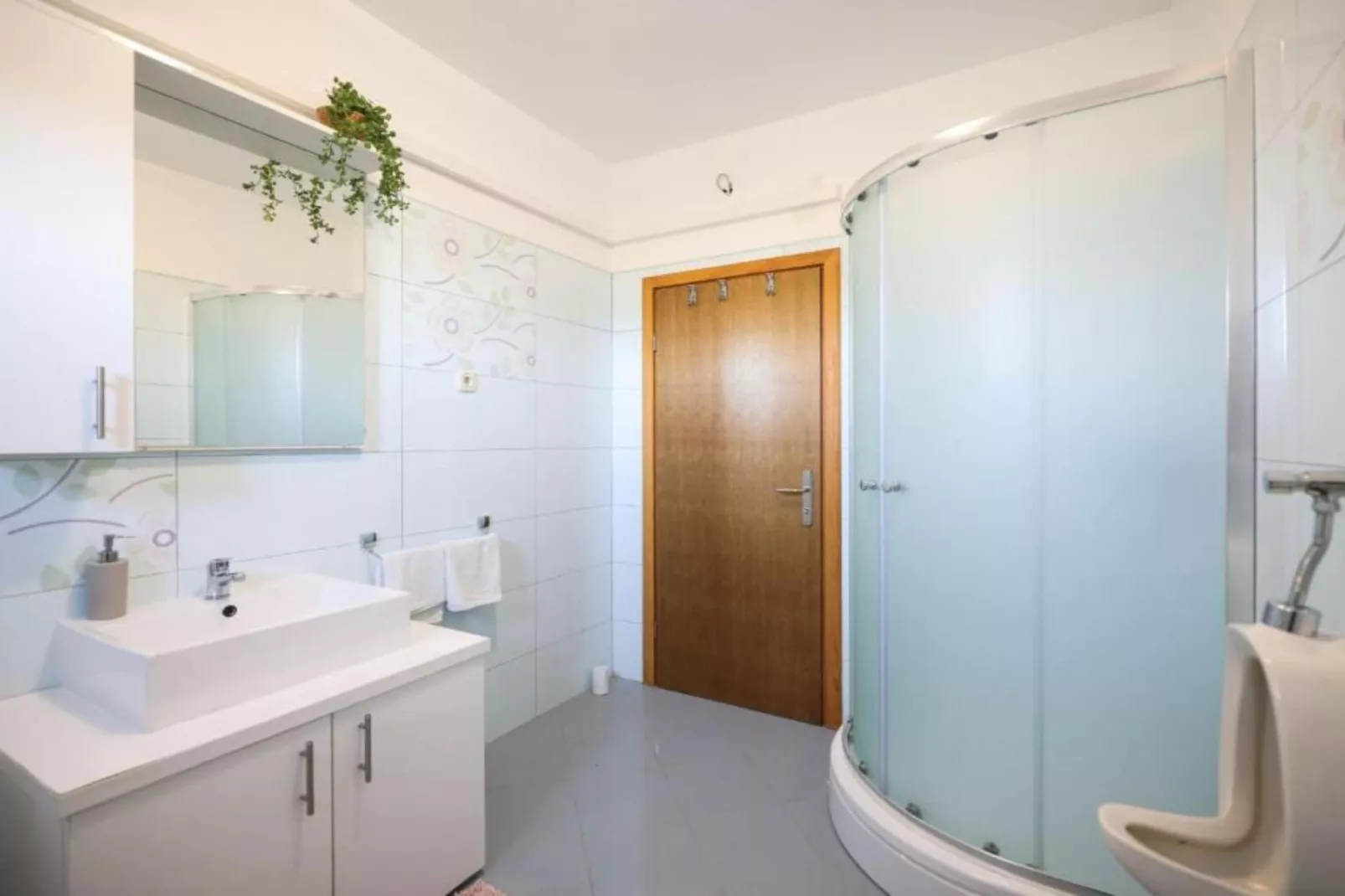 Villa Maja - Three bedroom villa with pool-Badezimmer