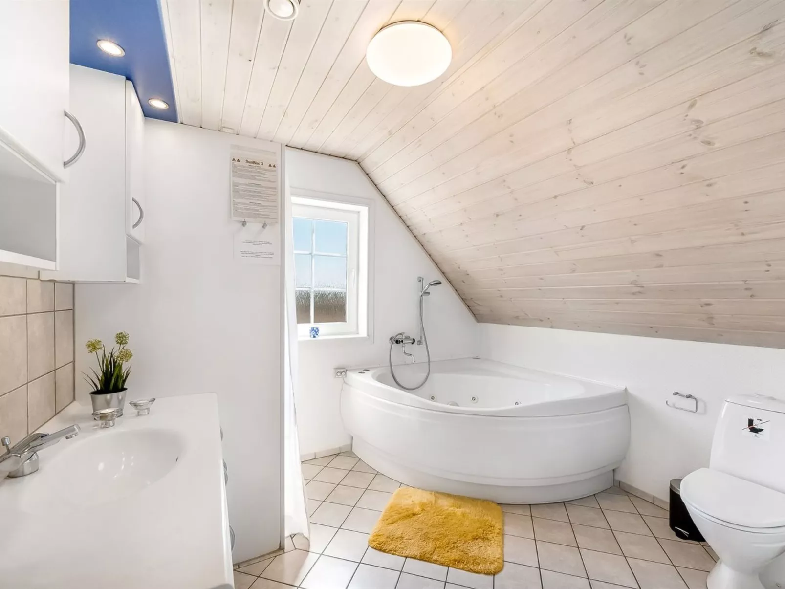 "Slava" - 250m from the sea-Inside