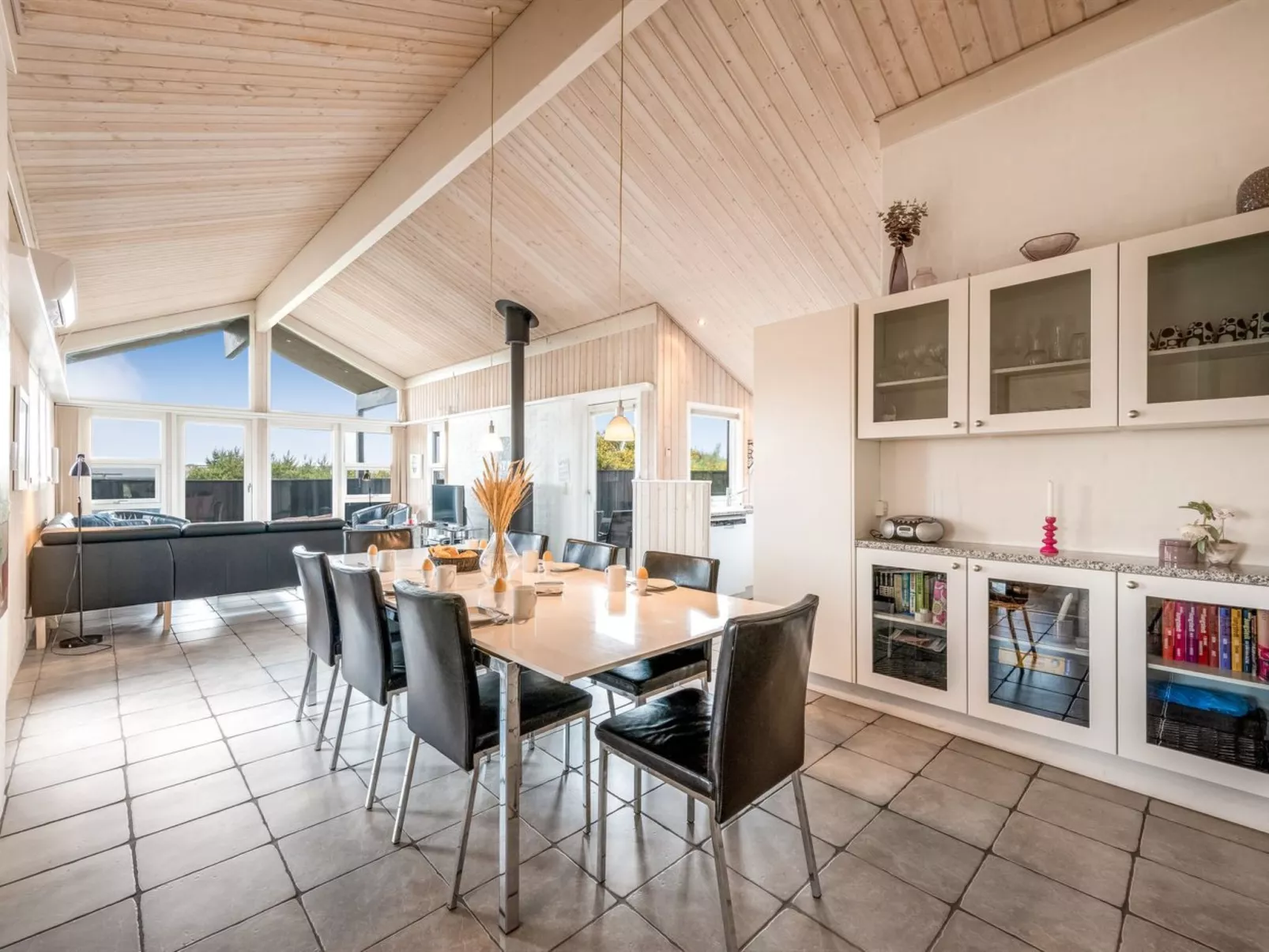 "Temjana" -  from the sea-Inside