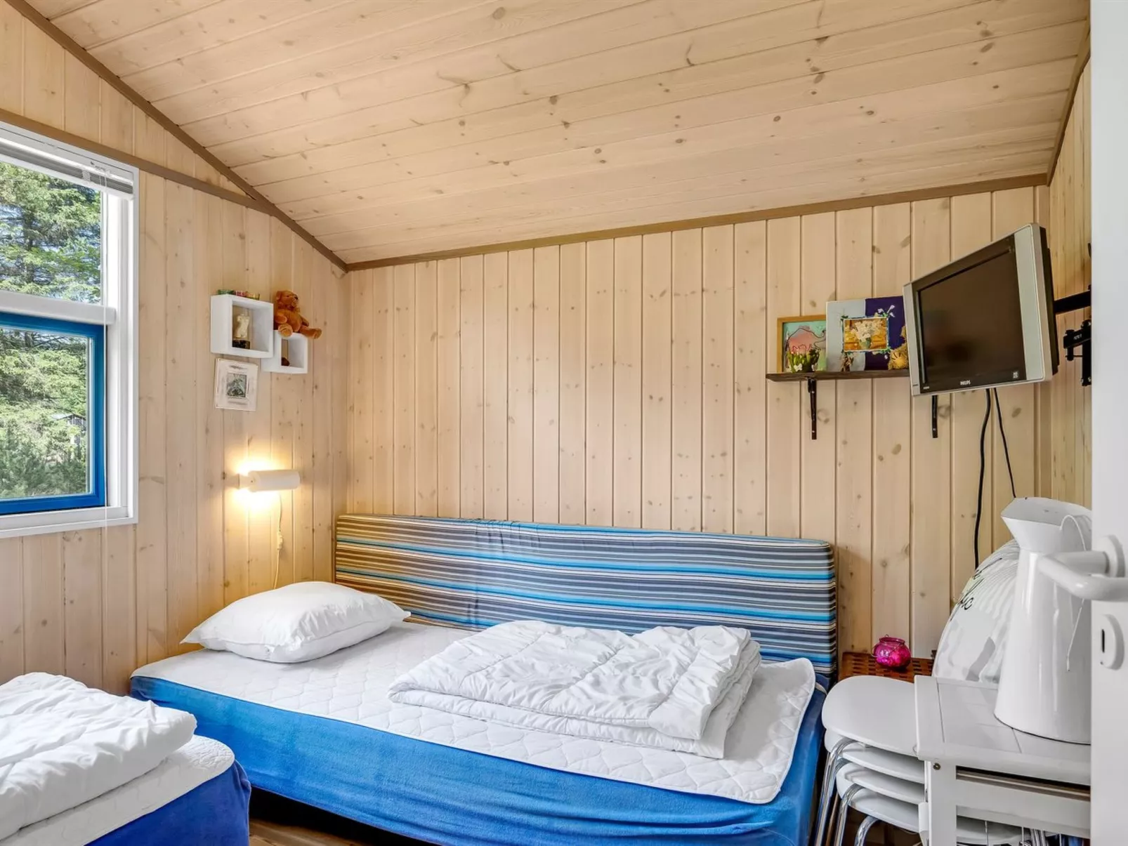 "Hakan" - 4km from the sea-Inside