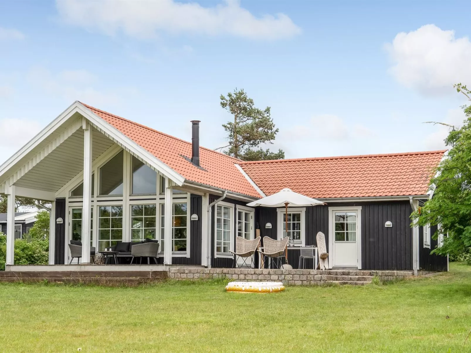 "Bernadete" - 50m to the fjord-Outside