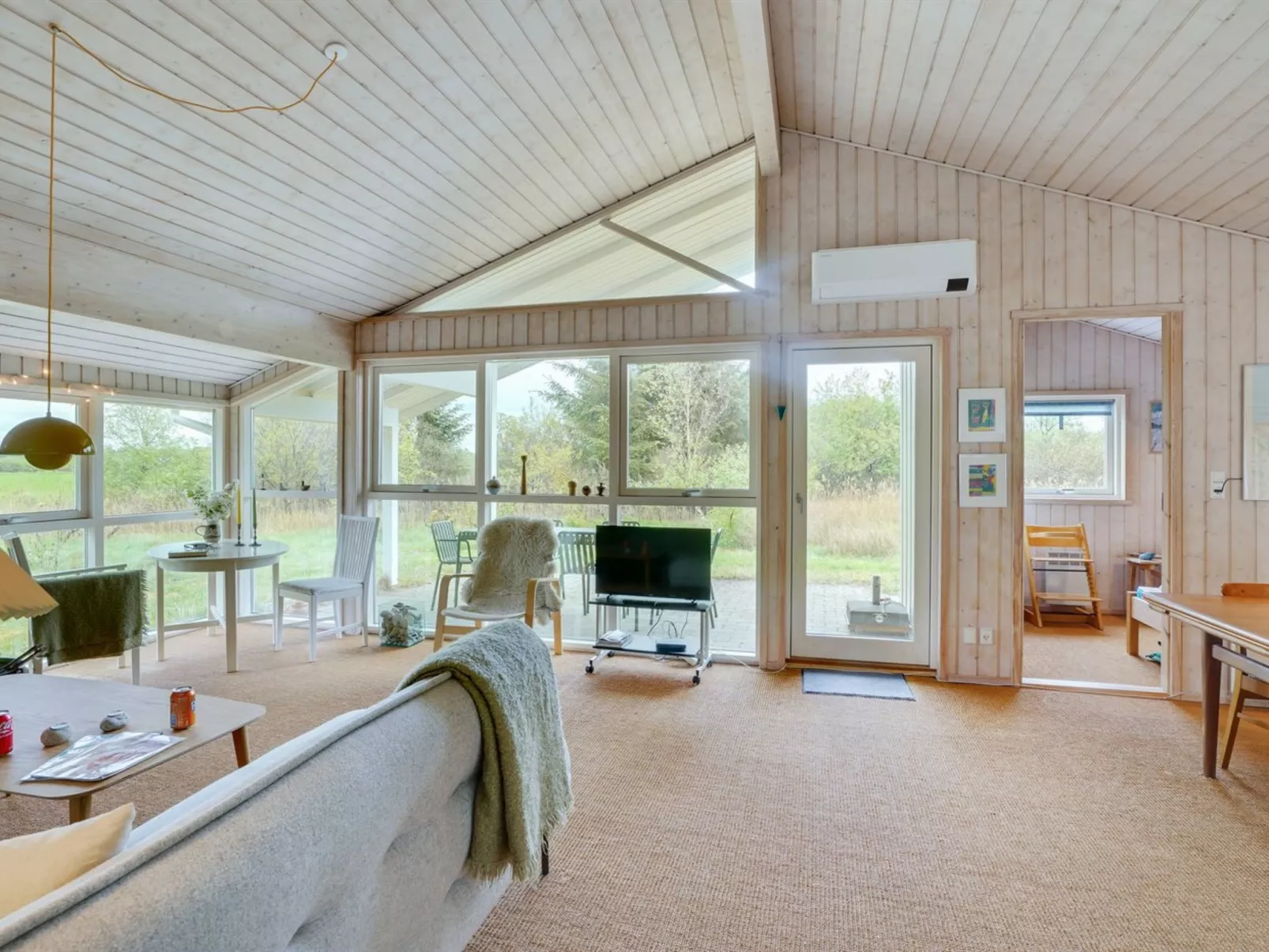 "Aameek" - 3km from the sea-Inside