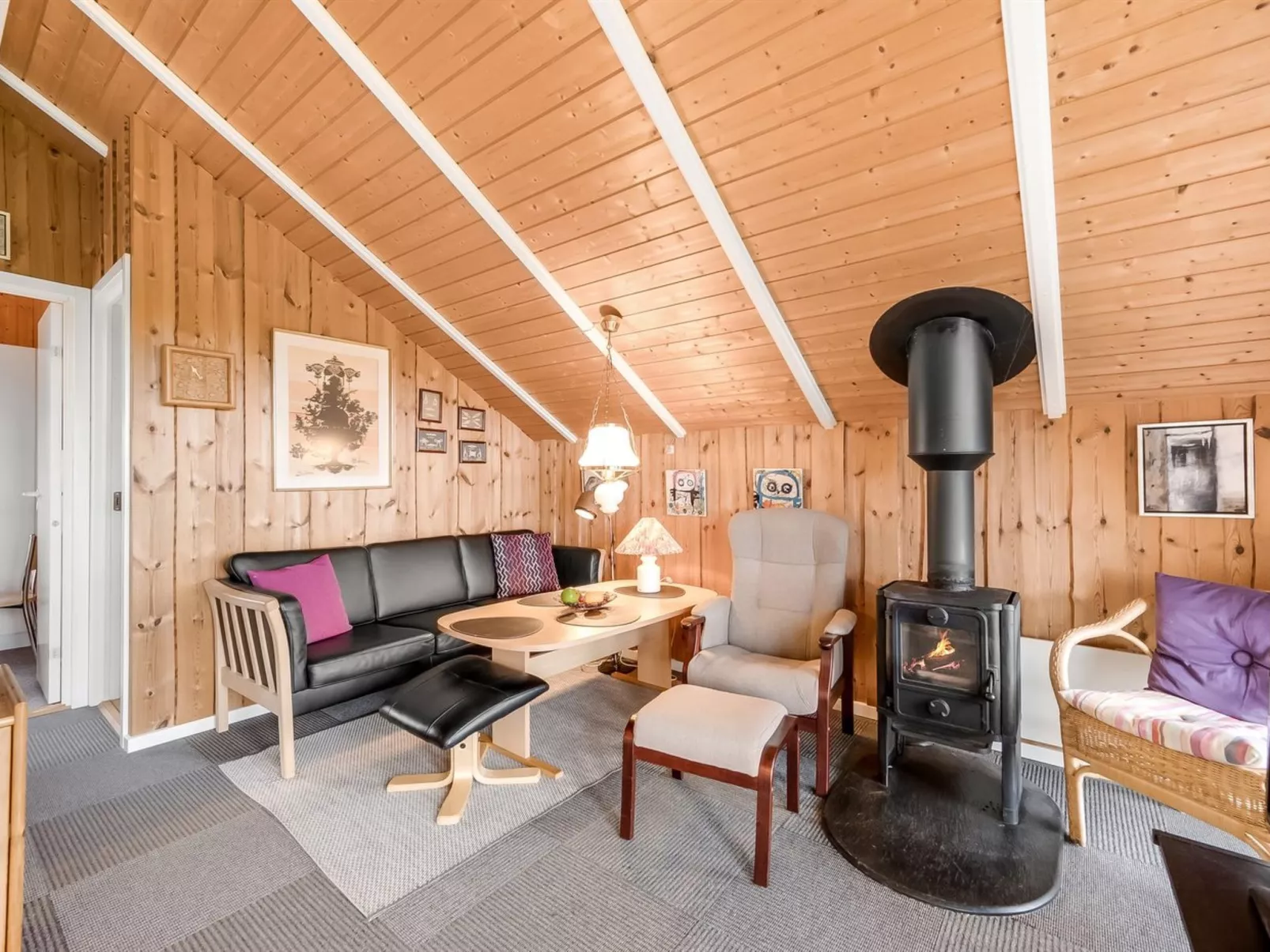 "Lonne" - 750m to the fjord-Inside