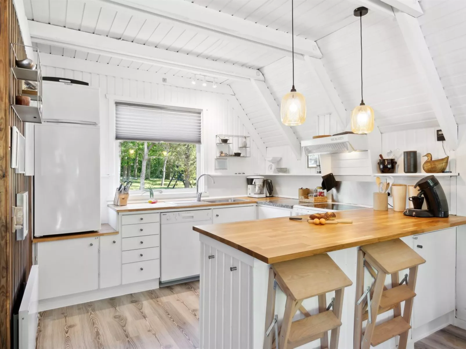 "Jütte" - 2km to the fjord-Inside