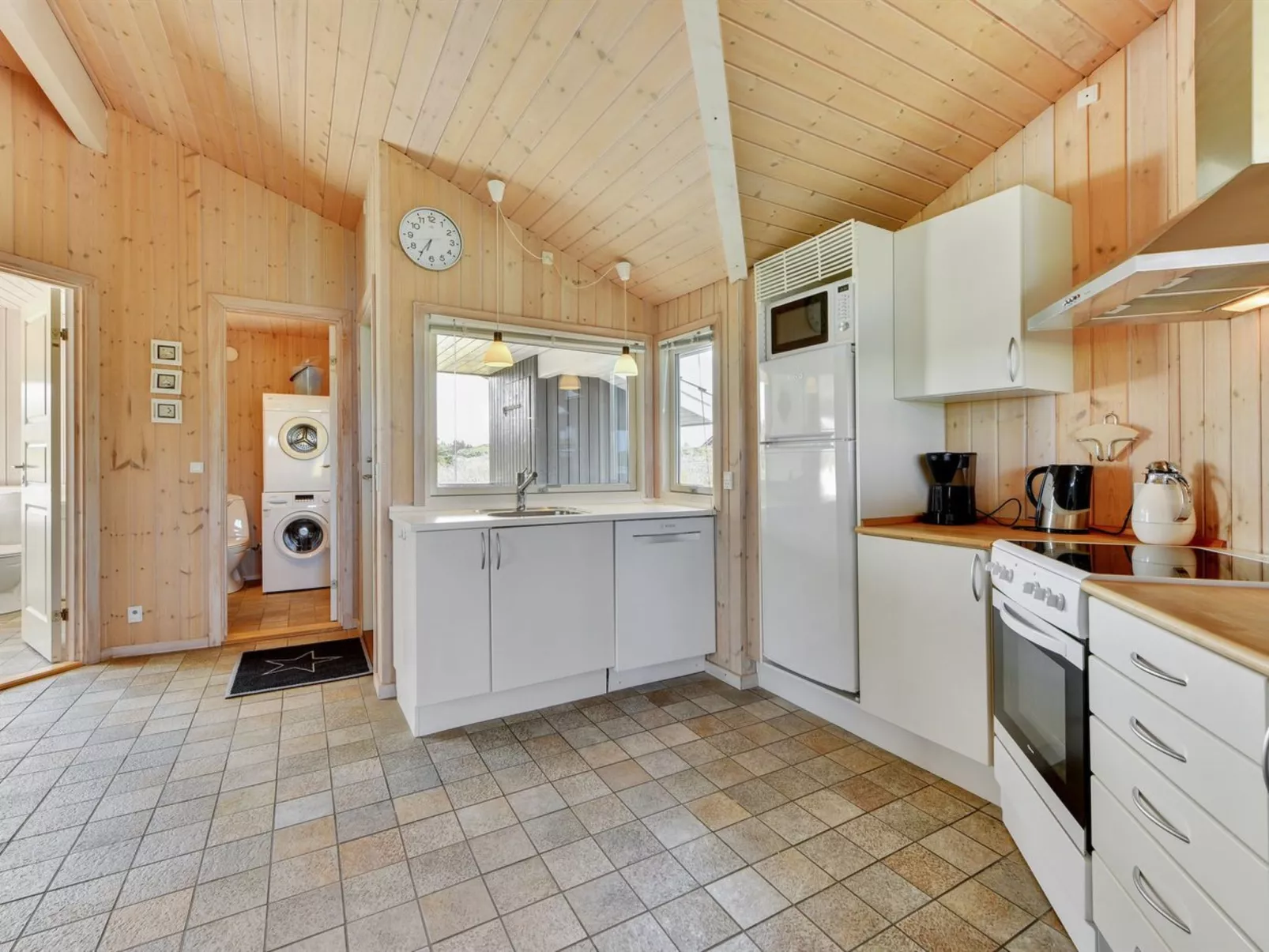 "Electra" - 500m to the fjord-Dedans