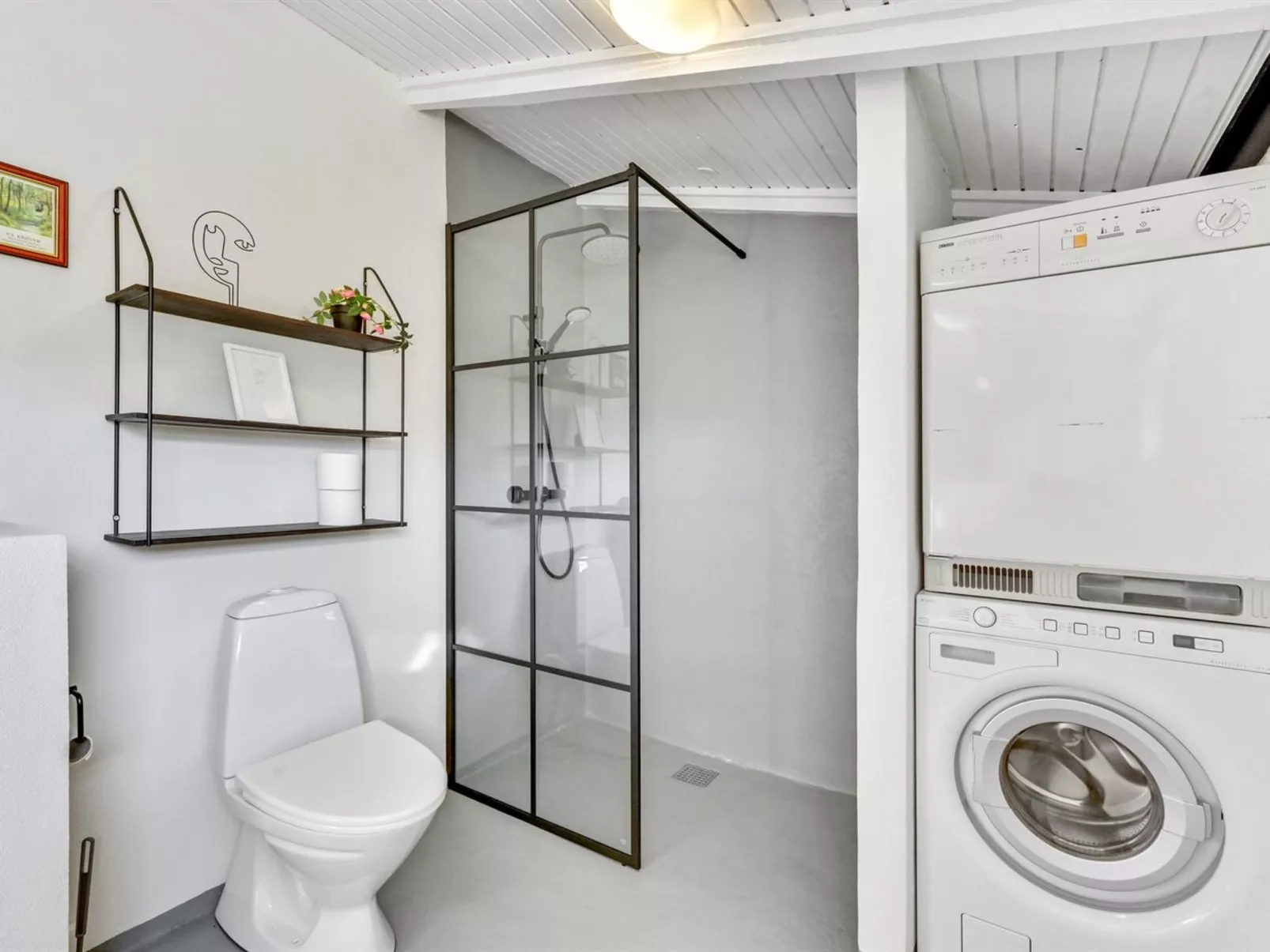 "Valdemar" - 350m to the fjord-Dedans