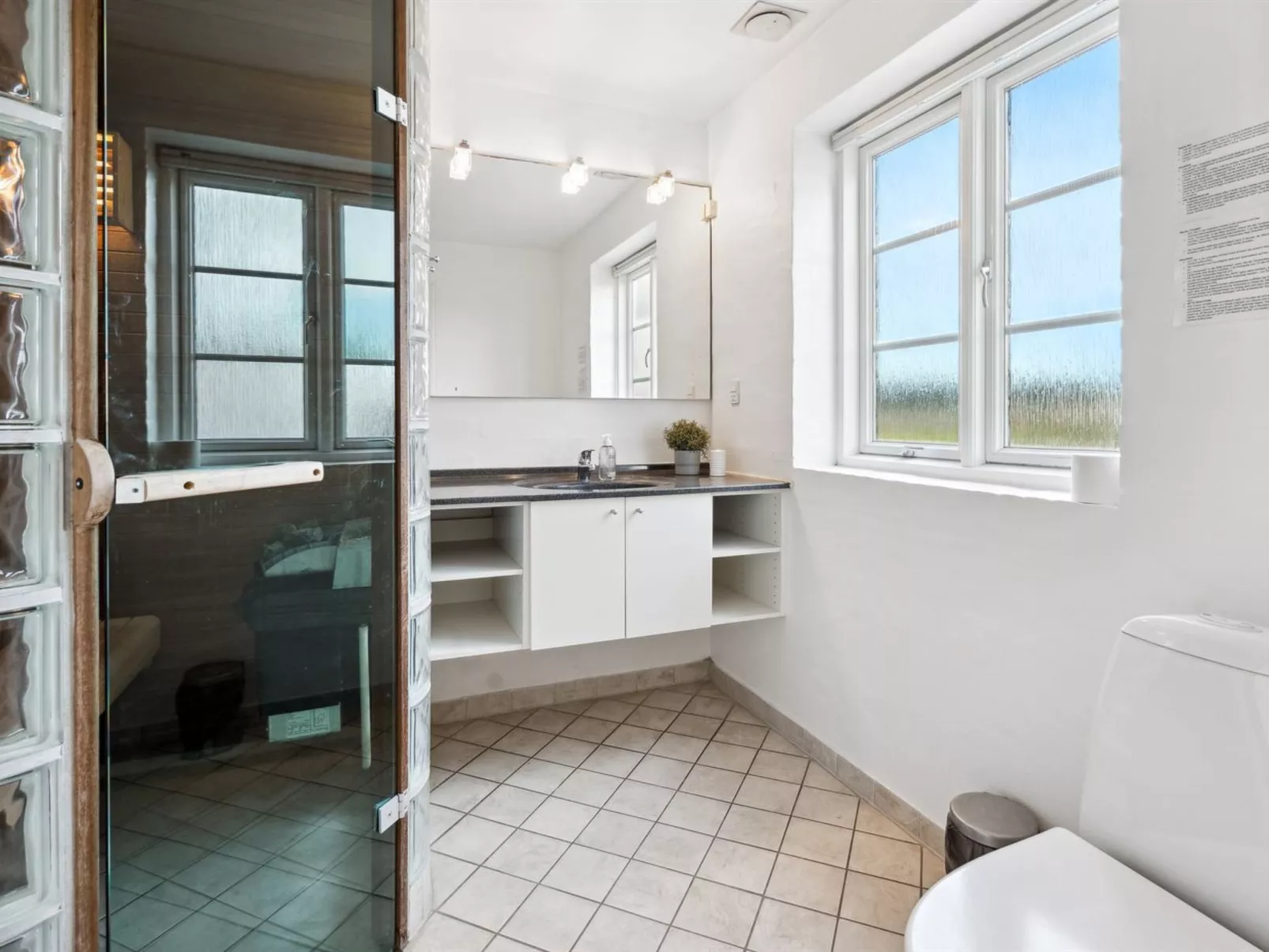 "Joonas" - 100m from the sea-Dedans