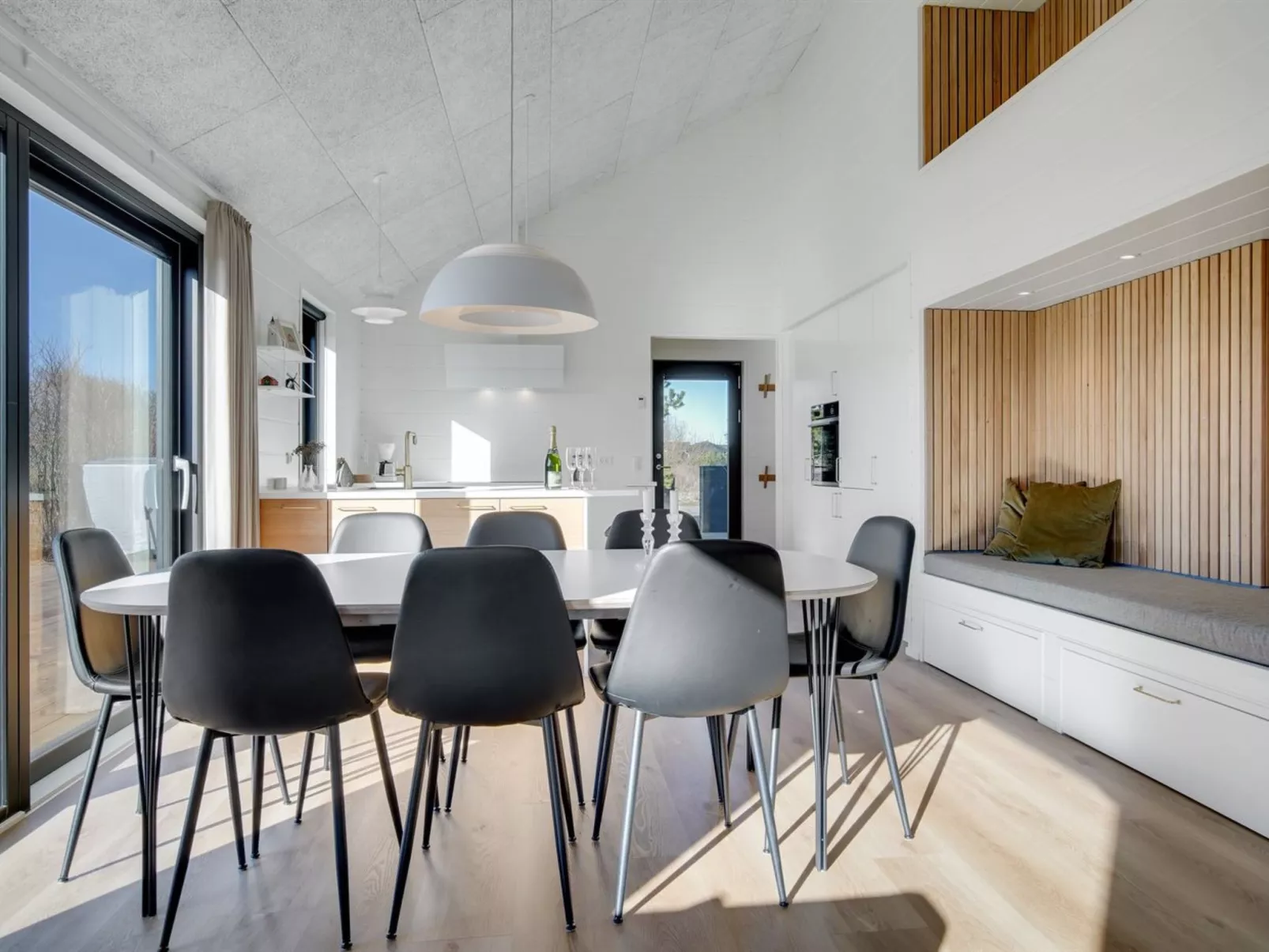 "Odinkar" - 1.1km from the sea-Drinnen