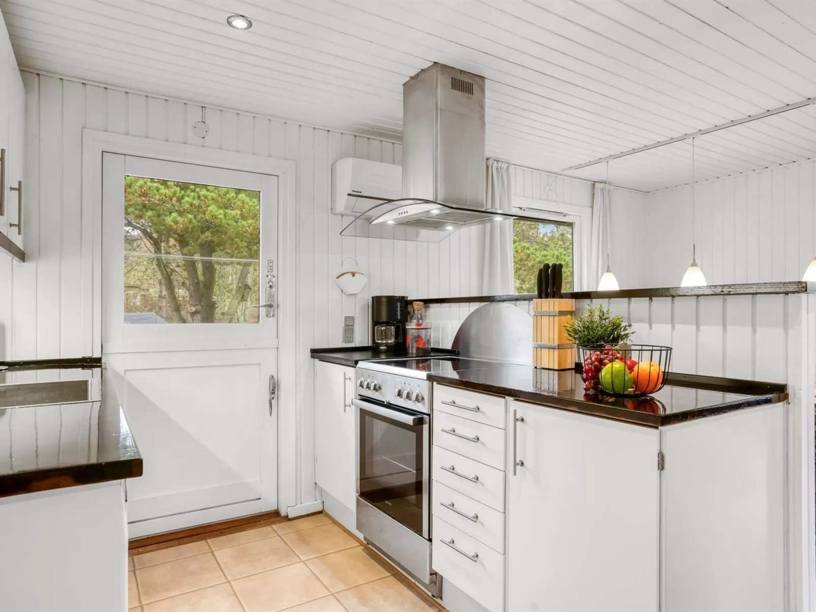 "Birghir" - 1.5km from the sea-Inside