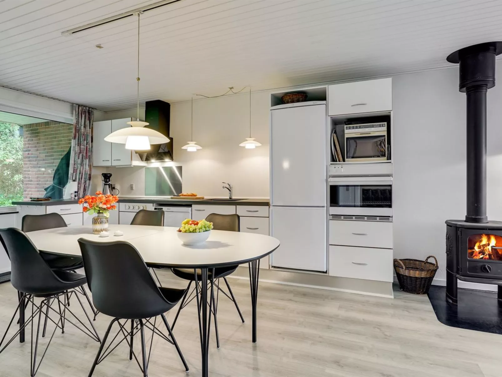 "Ephra" - 250m to the fjord-Drinnen