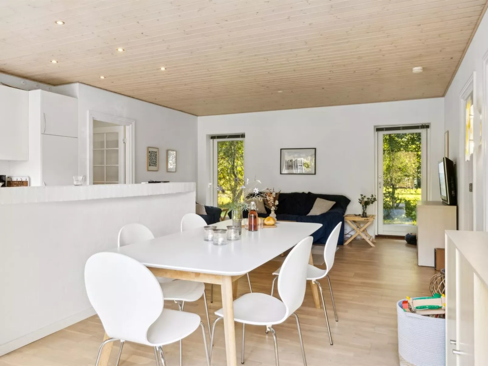 "Pietari" - 1.2km from the sea-Inside