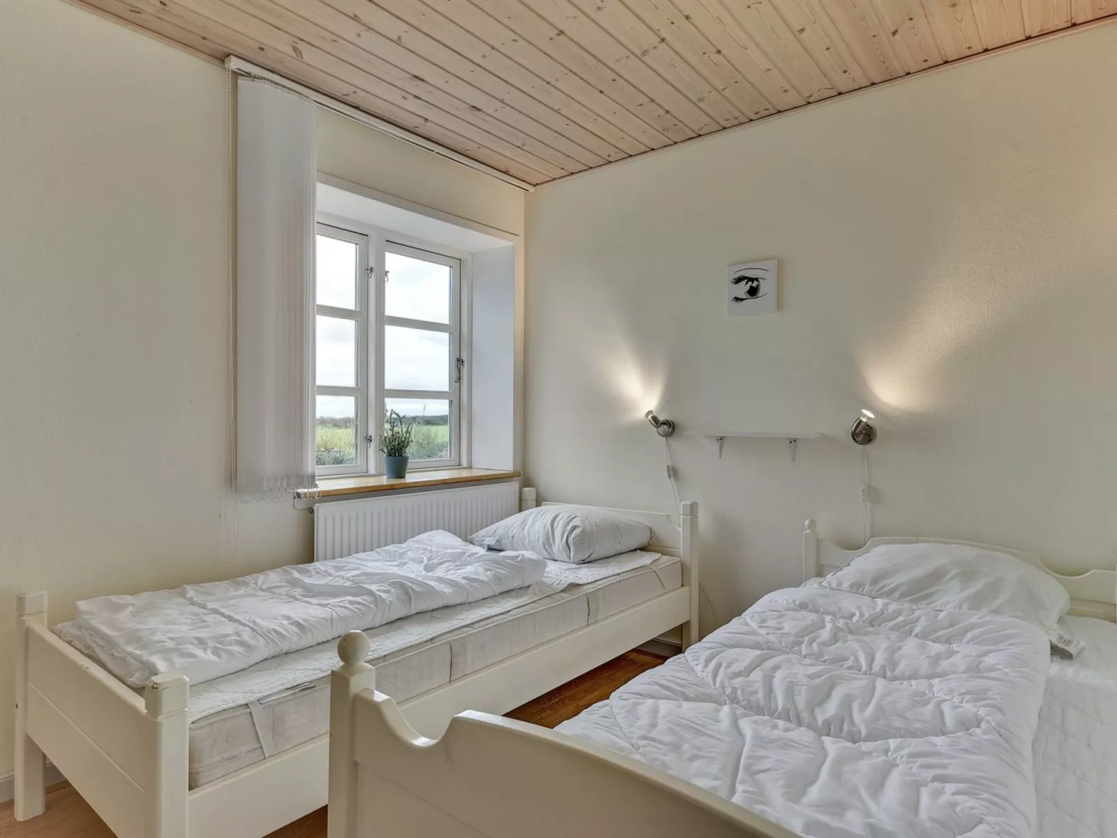 "Joran" - 120m from the sea-Drinnen