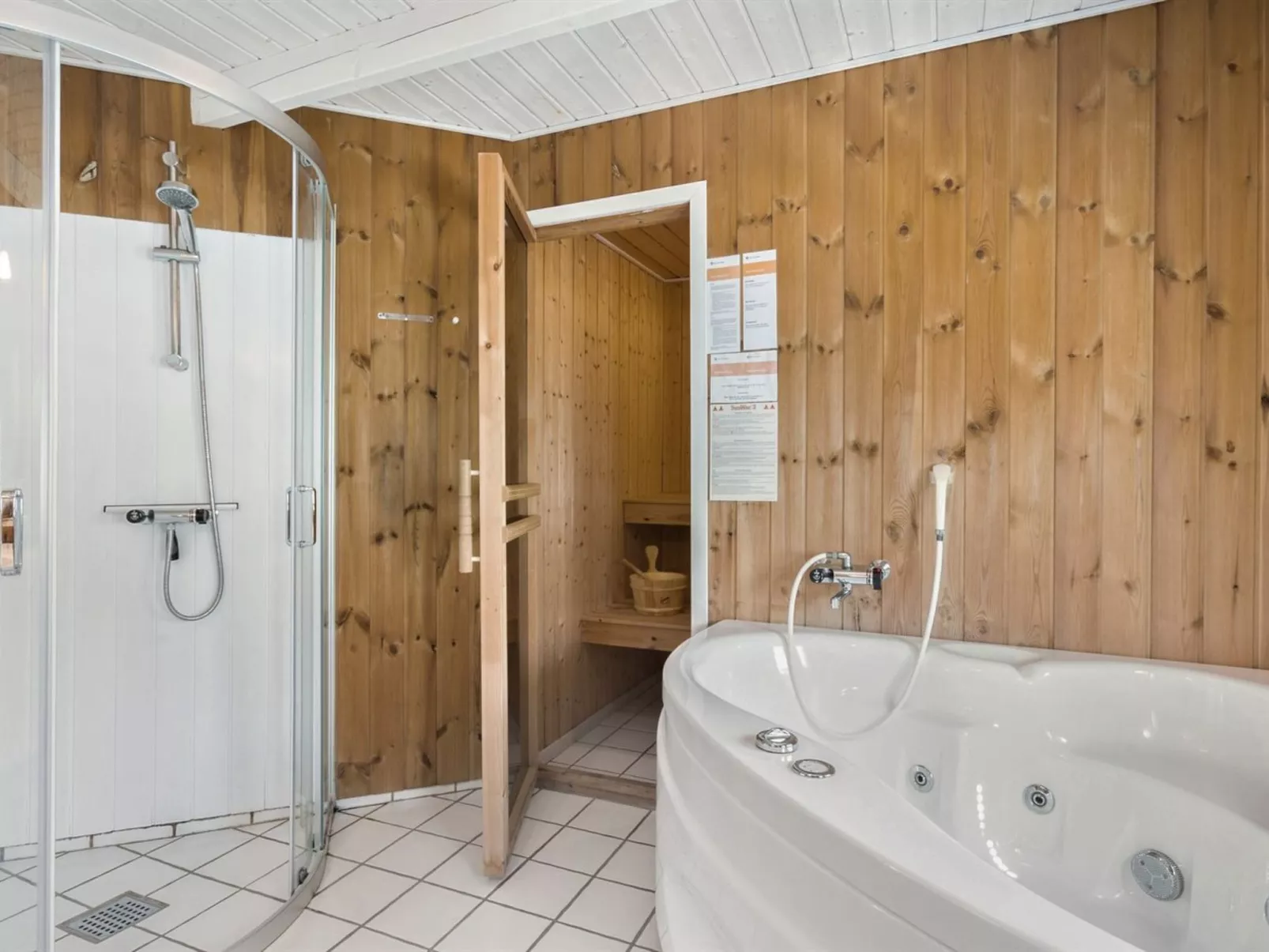 "Solvejg" - 150m from the sea-Inside