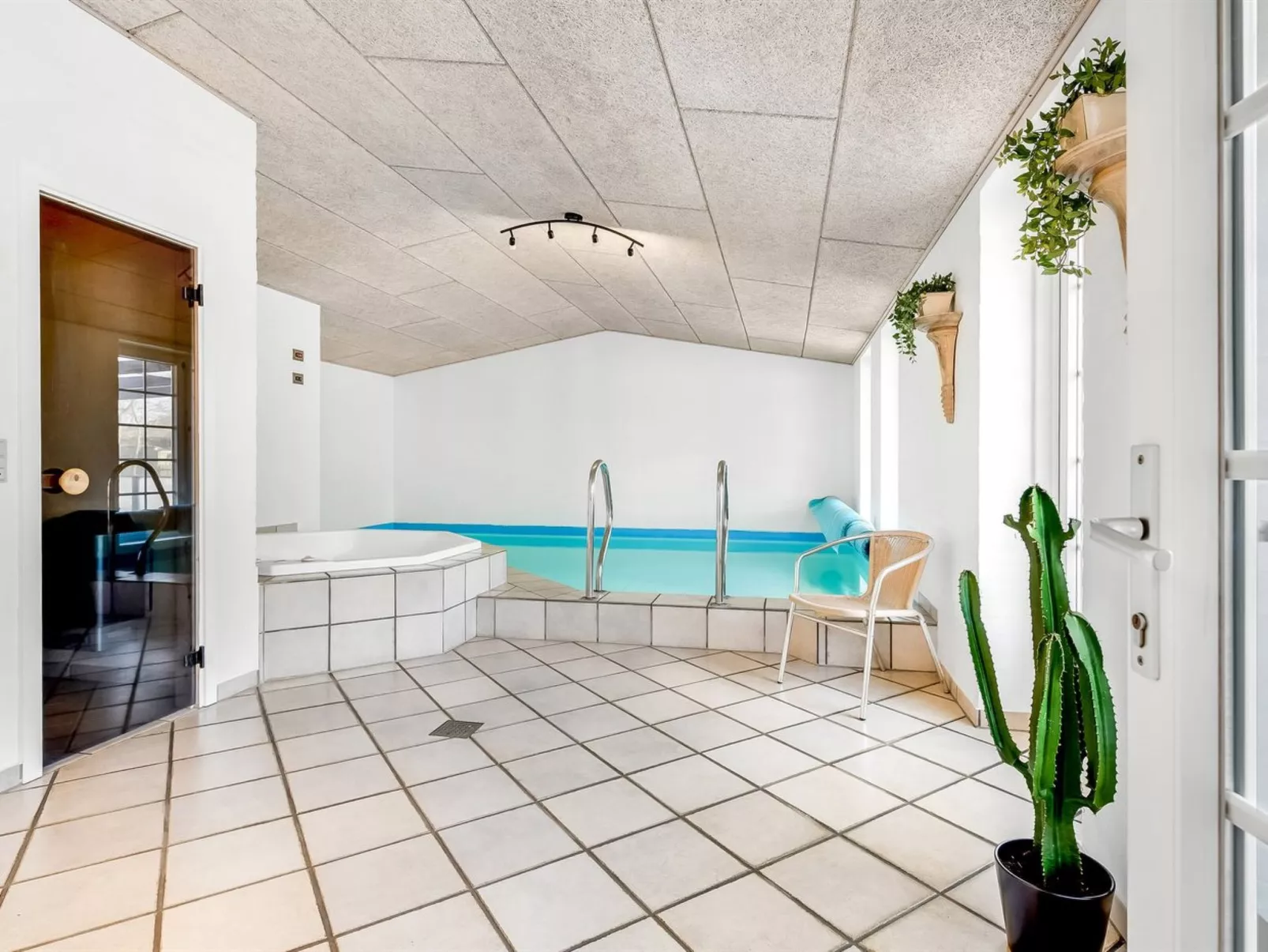 "Alfrida" - 1.5km from the sea-Inside