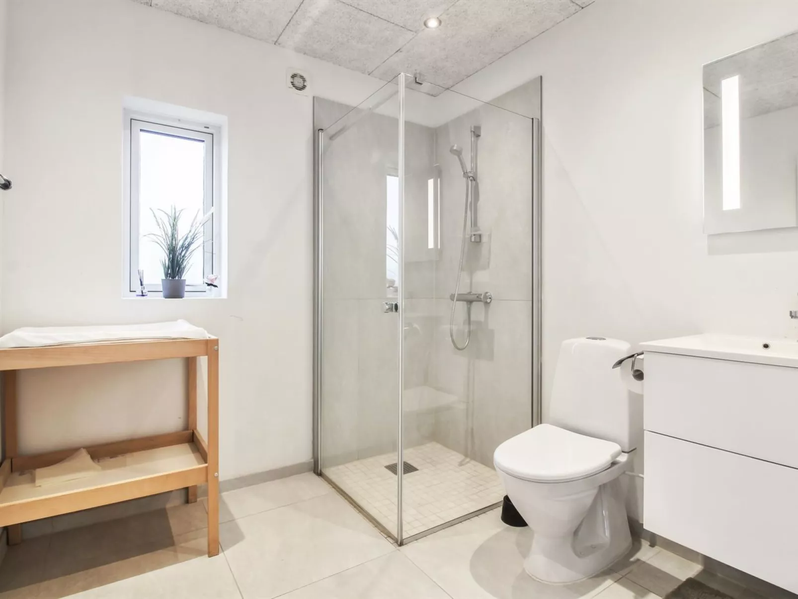 "Edgar" - 1.5km from the sea-Inside