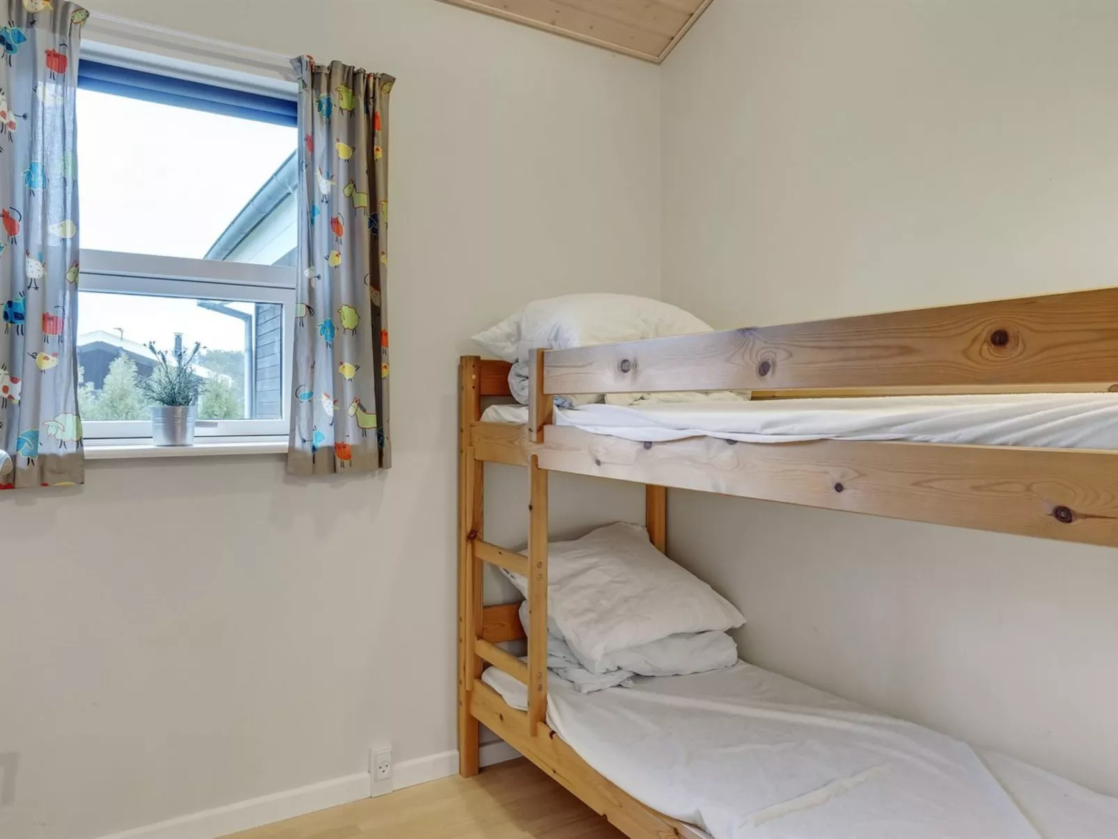 "Karstina" - 1km from the sea-Drinnen