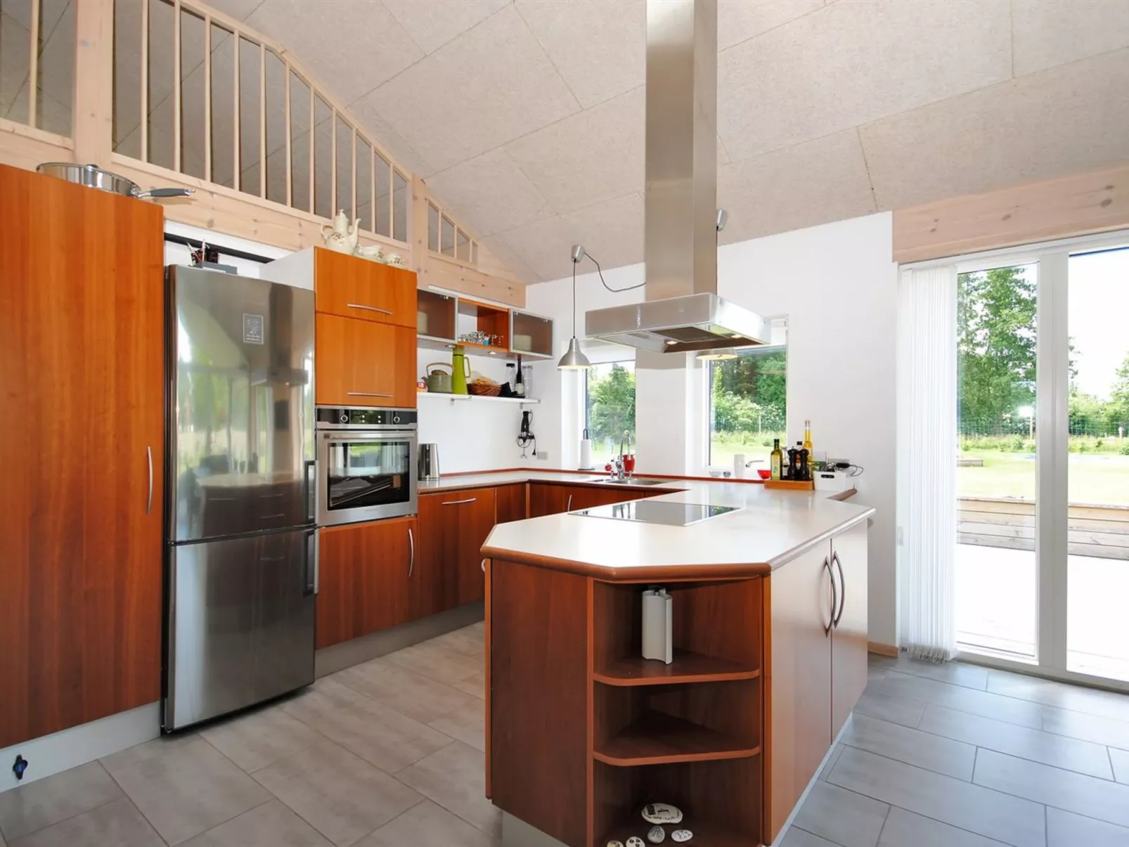 "Etly" - 600m to the fjord-Inside