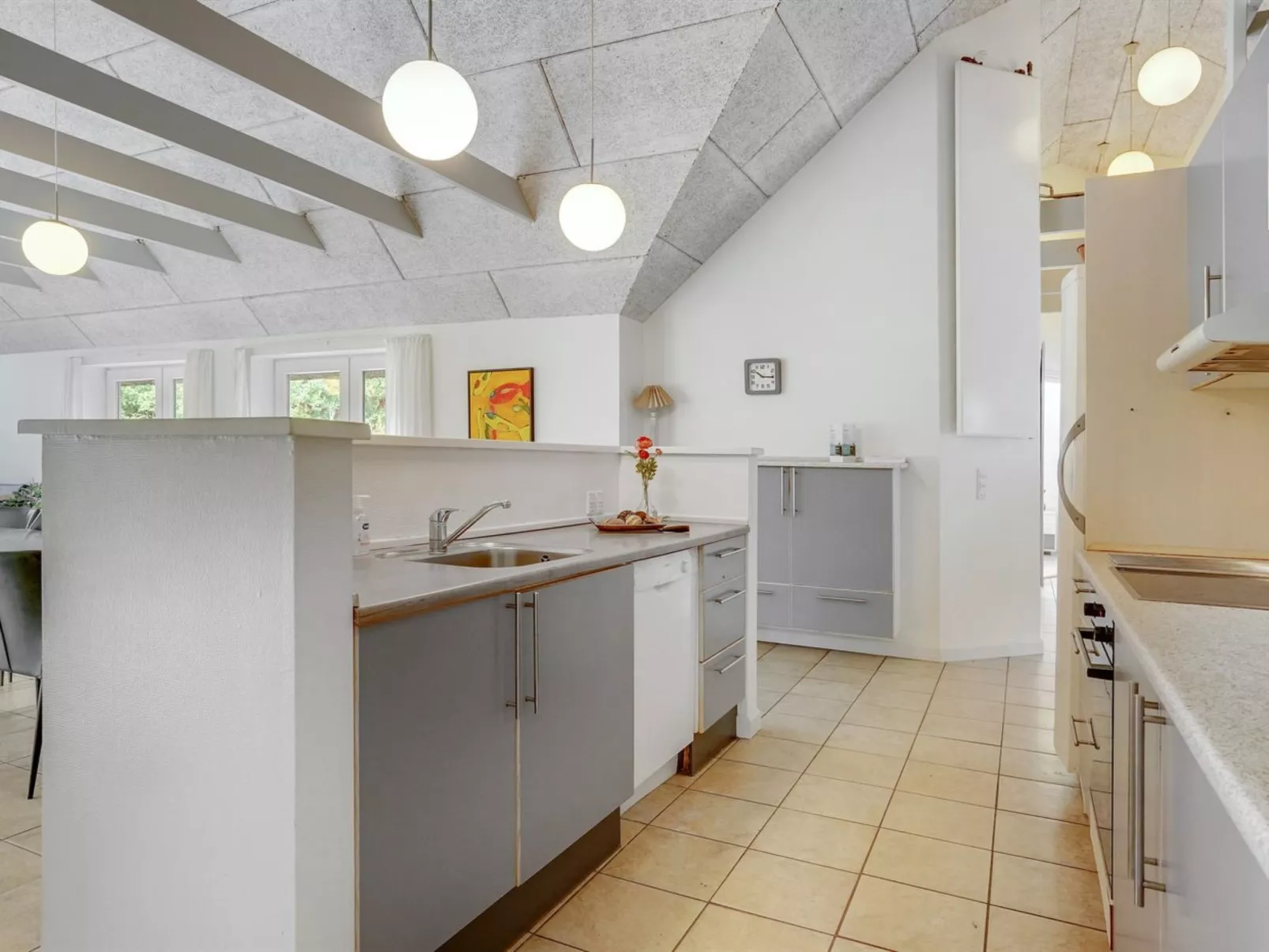 "Jenna" - 1.4km from the sea-Inside