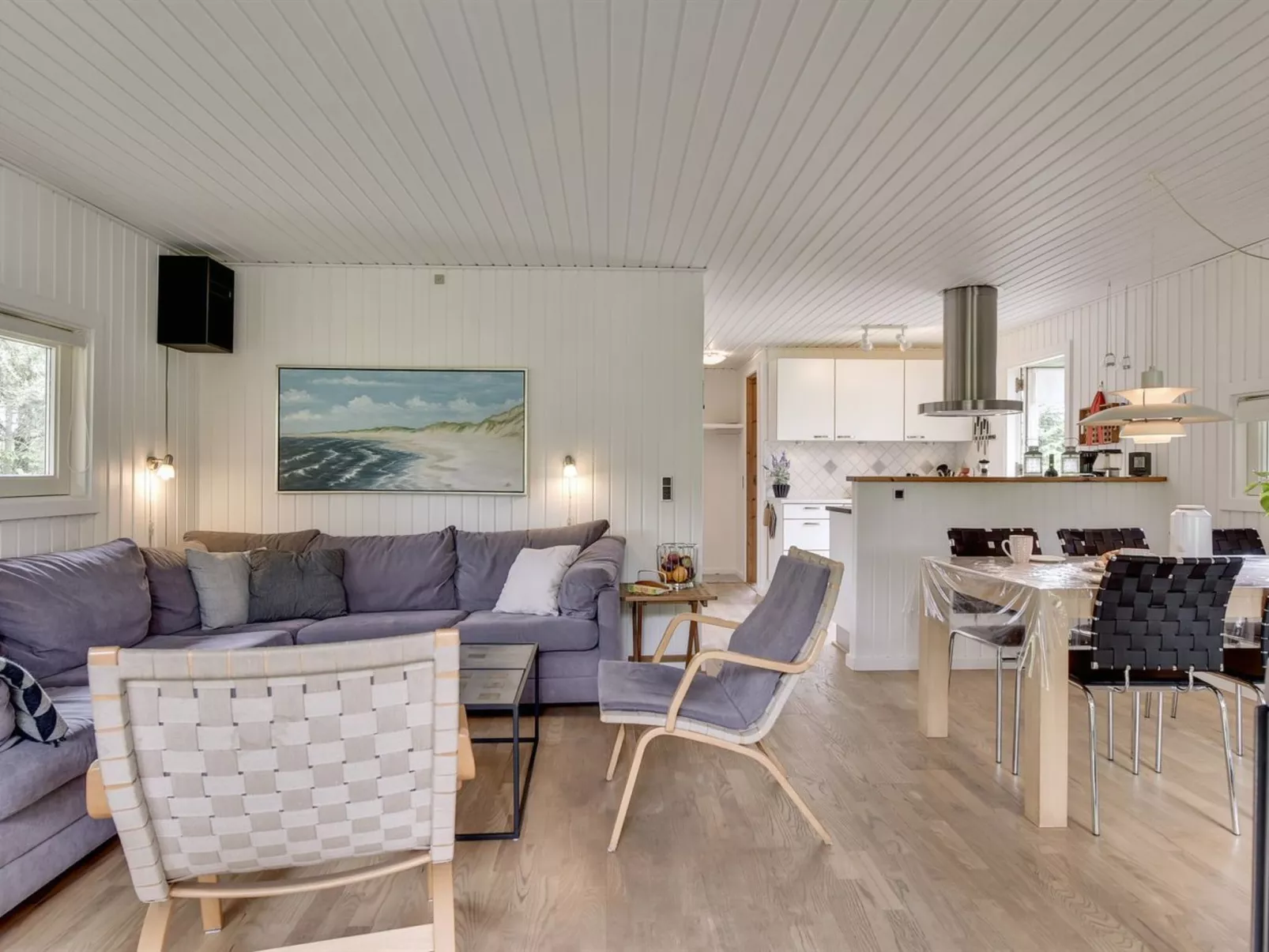 "Tjordis" - 600m to the fjord-Dedans