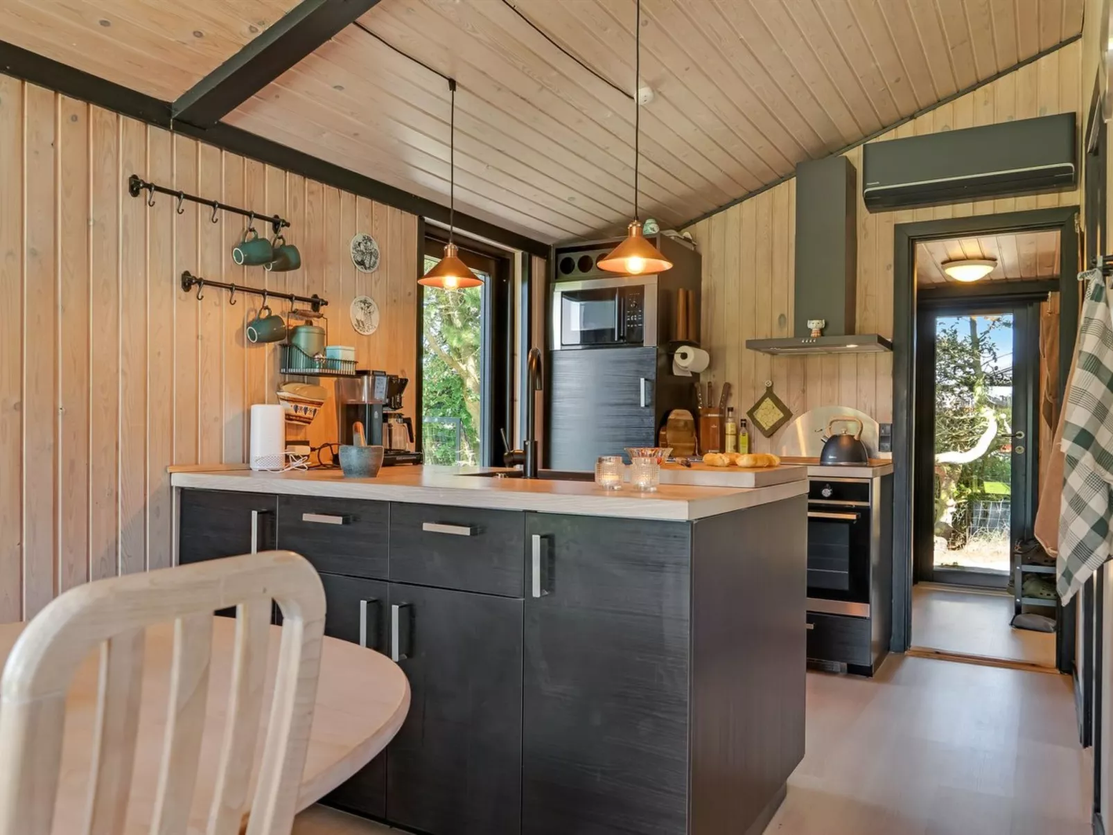 "Litle" - 600m from the sea-Inside