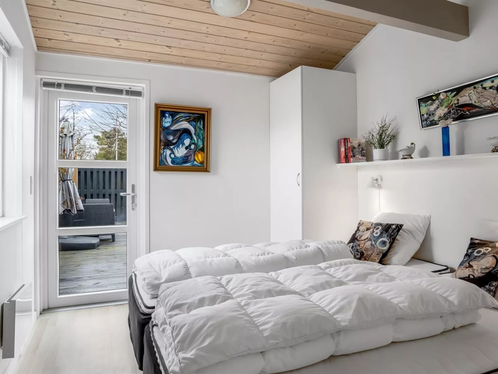 "Clarabelle" - 700m from the sea-Drinnen