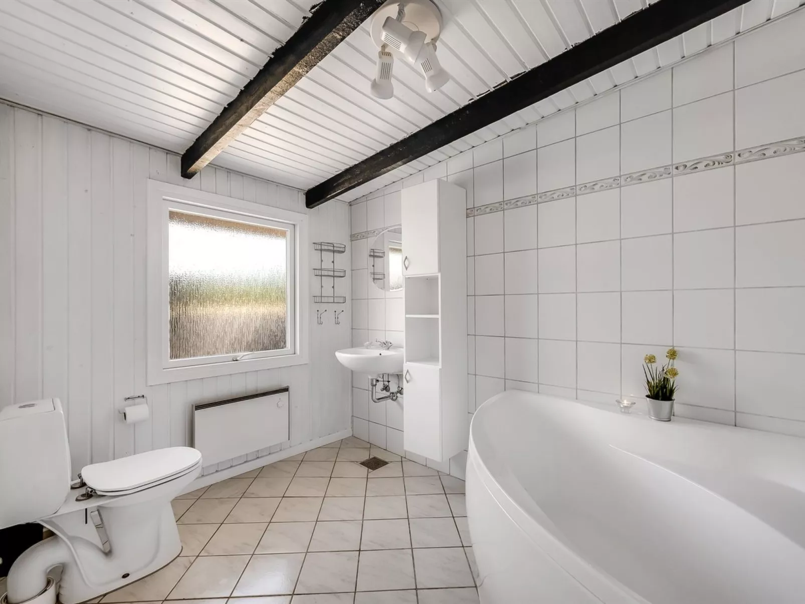 "Finne" - 800m from the sea-Inside