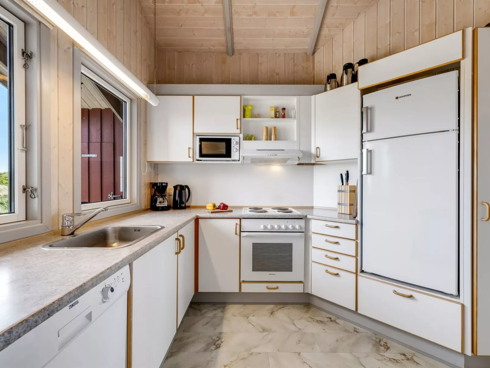 "Tuure" -  from the sea-Dedans