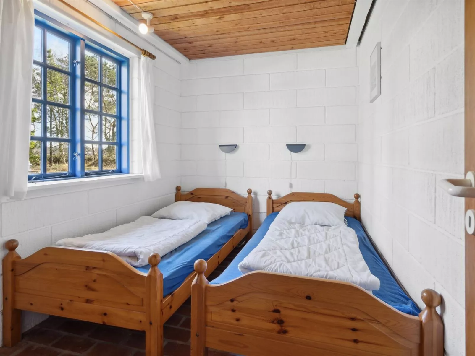 "Ema" - 5km from the sea-Drinnen