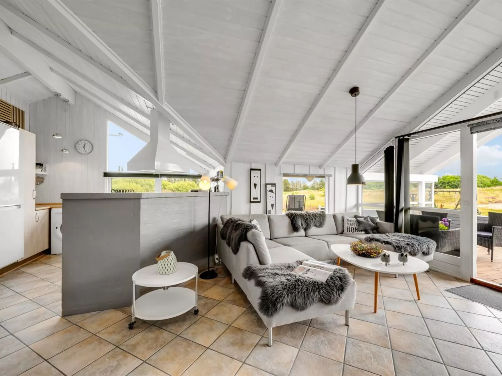 "Cyrill" - 250m to the fjord-Dedans