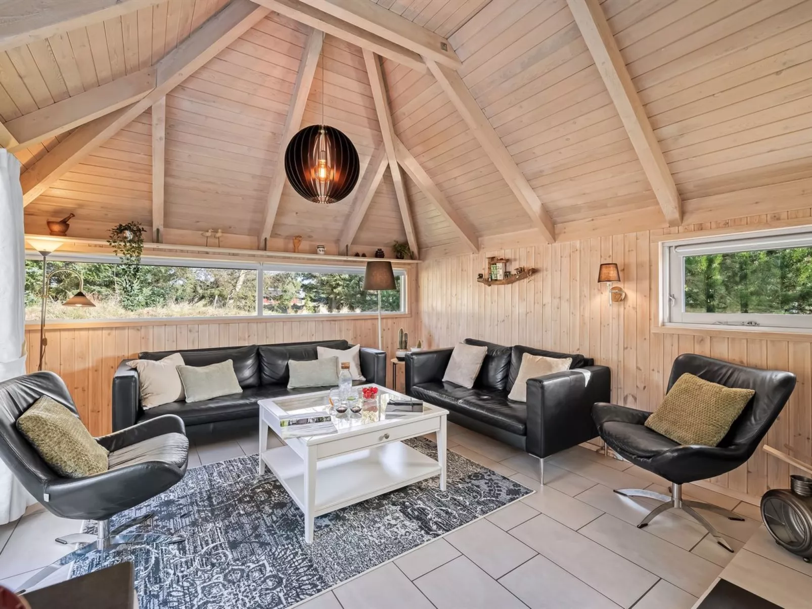 "Kenny" - 1.2km from the sea-Inside