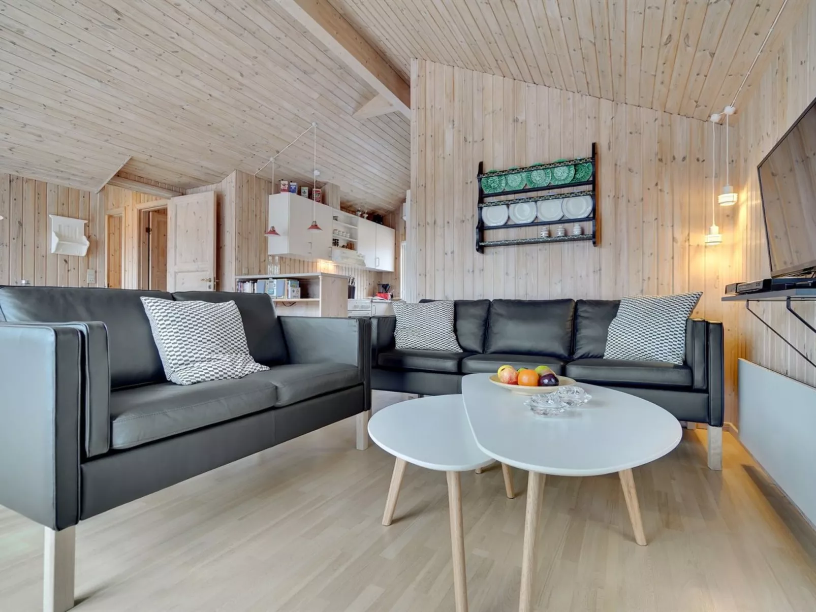 "Halla" - 200m to the fjord-Dedans