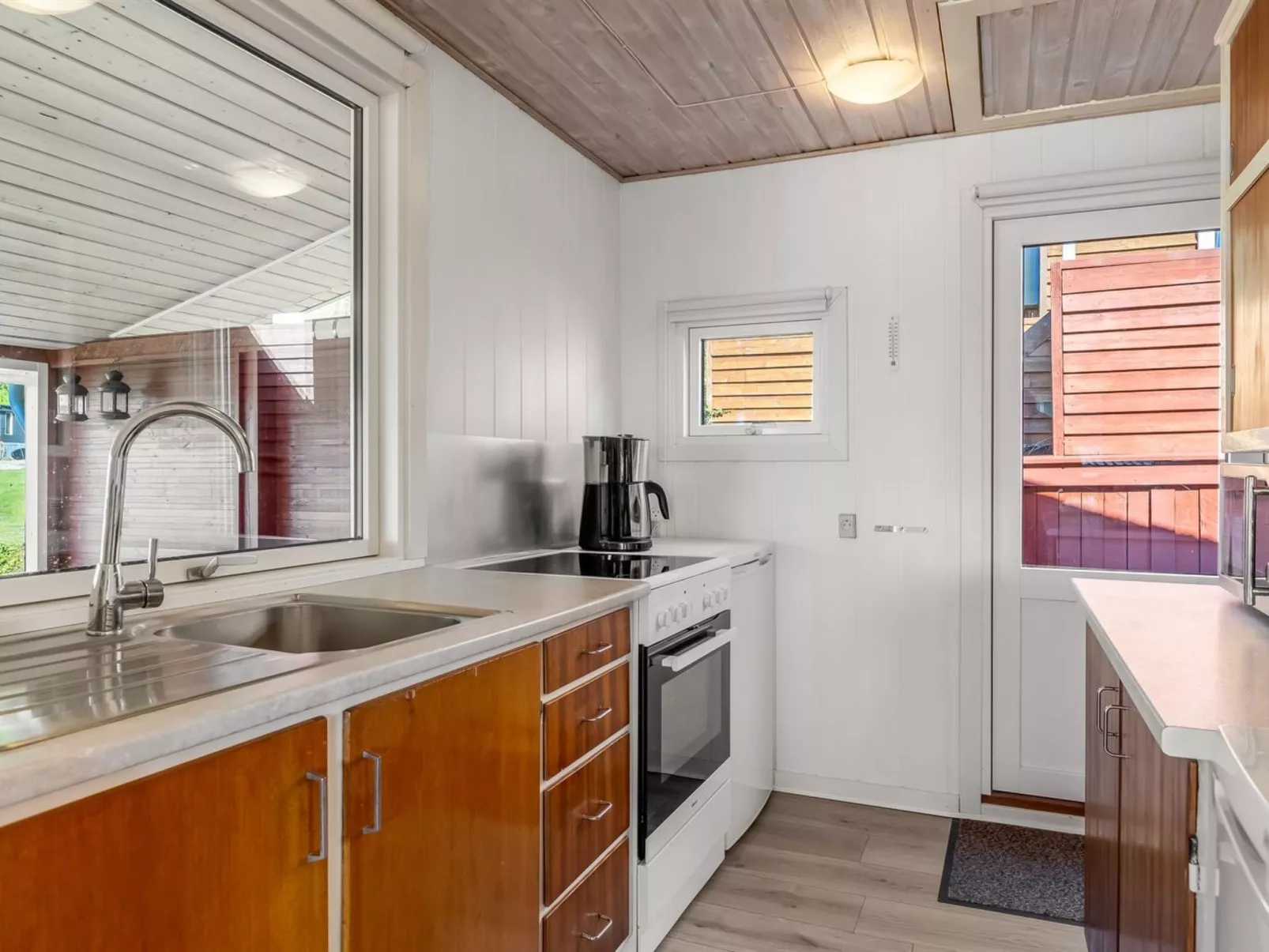 "Star" - 100m from the sea-Dedans