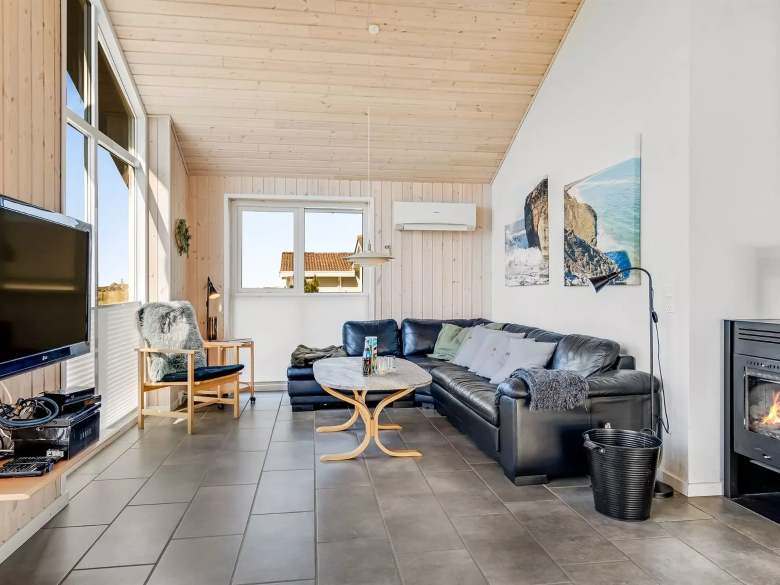 "Hornbogi" - 300m from the sea-Drinnen