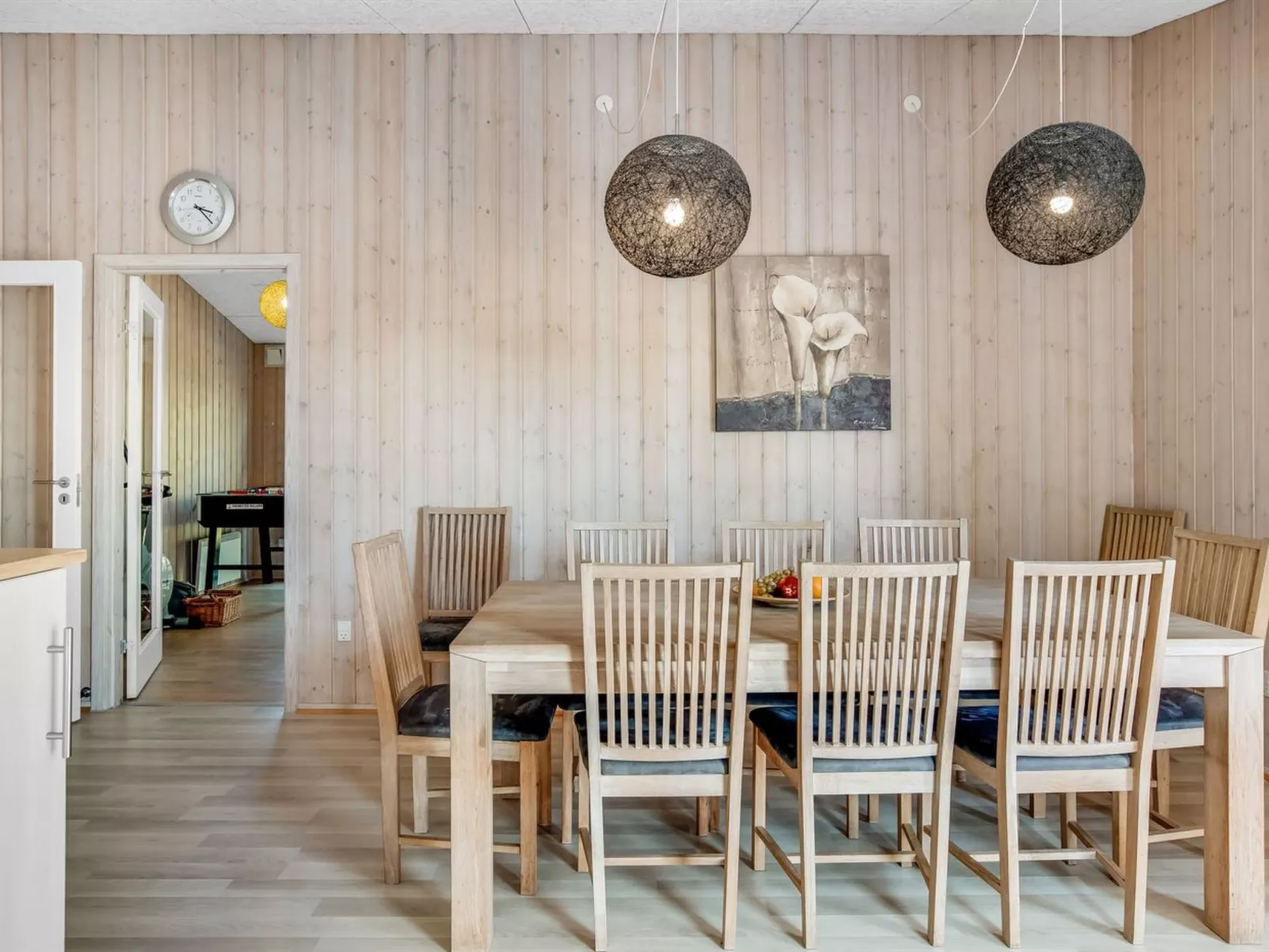 "Omar" - 1.0km from the sea-Inside