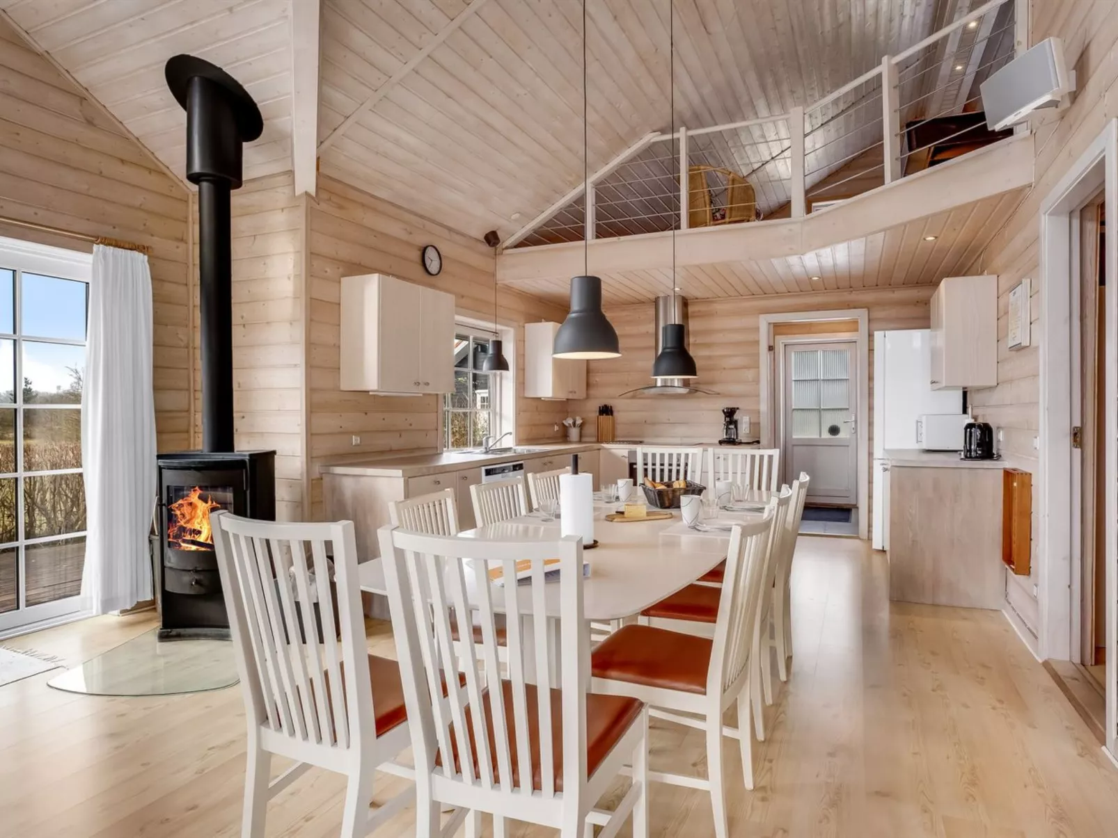 "Zişan" - 1.1km from the sea-Inside