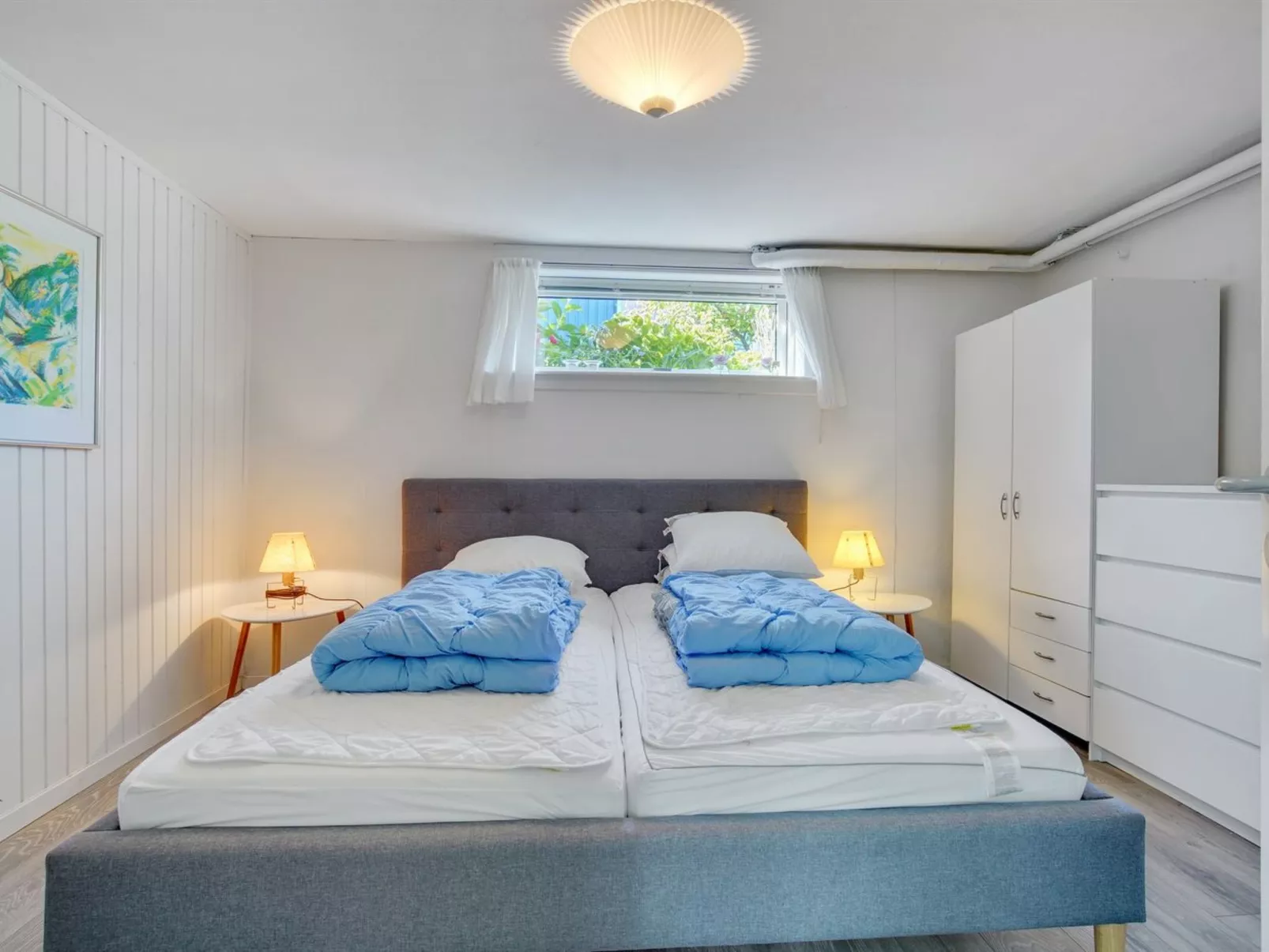 "Kurt" - 600m from the sea-Drinnen