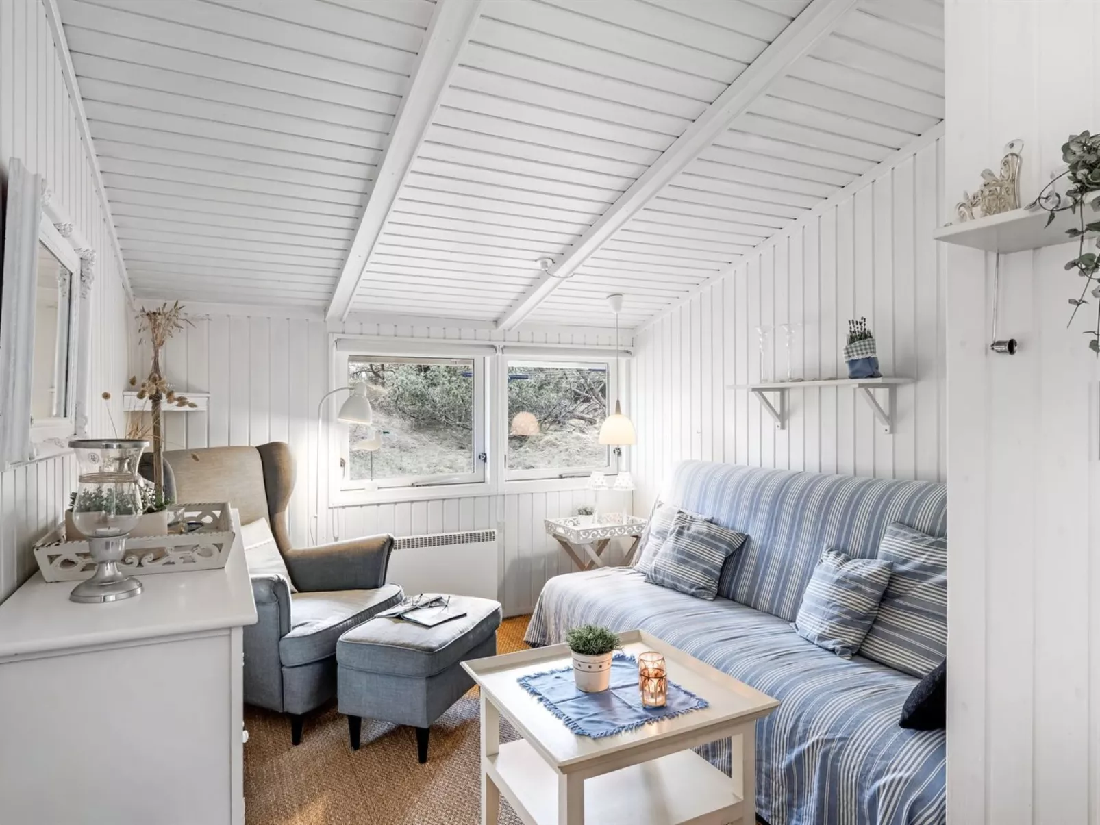 "Galathea" - 800m from the sea-Drinnen