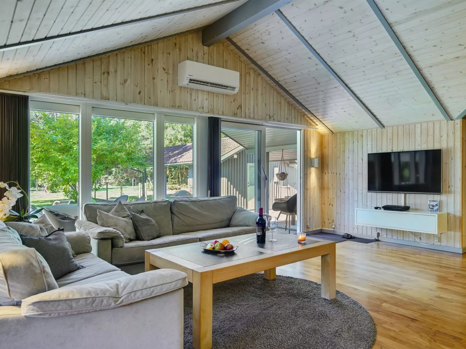 "Sida" - 600m from the sea-Drinnen