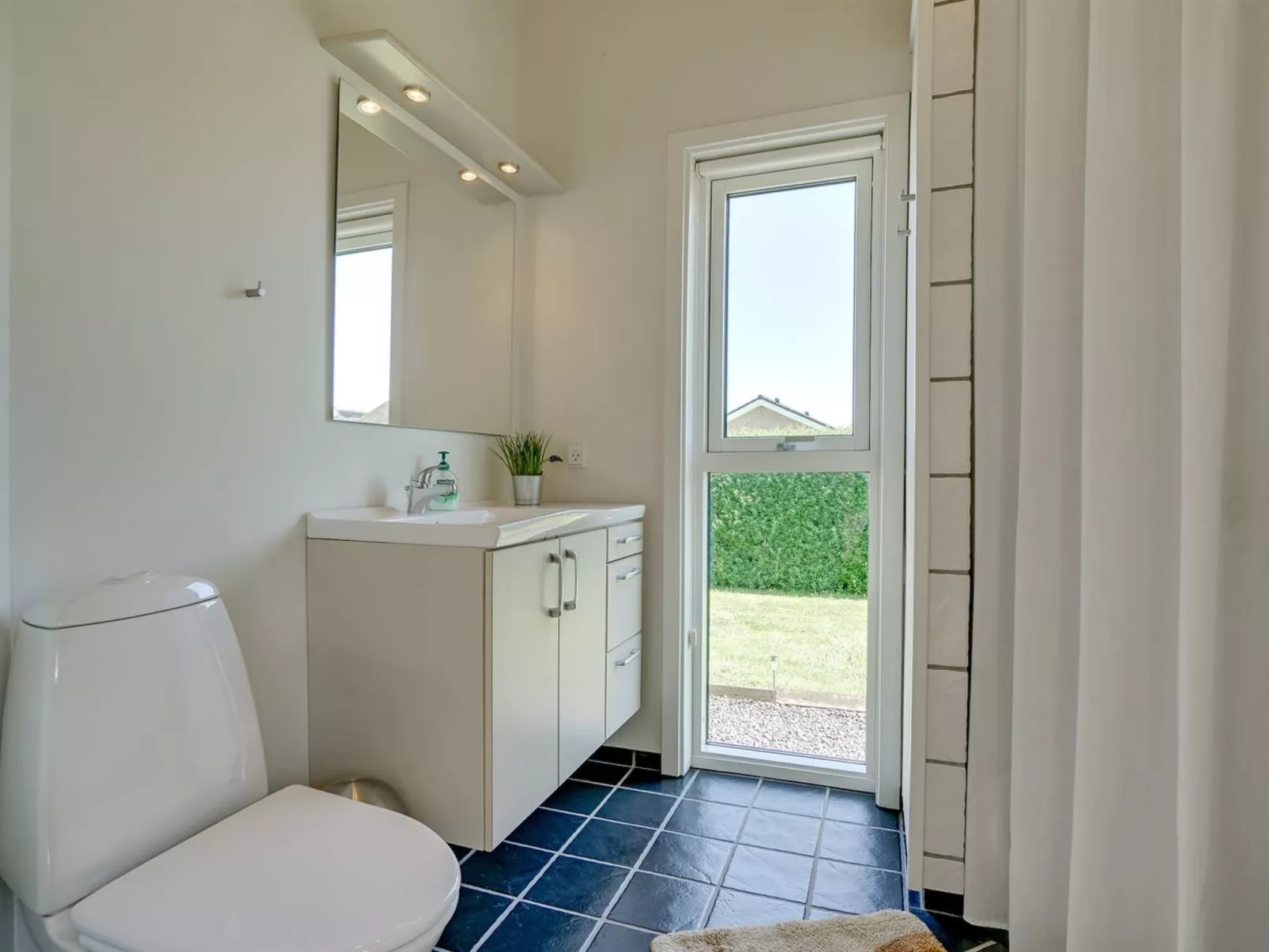 "Maybritt" - 100m from the sea-Inside