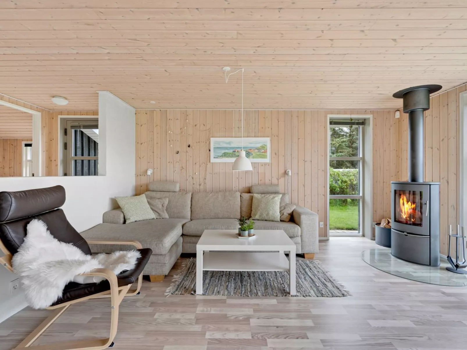 "Into" - 400m from the sea-Drinnen