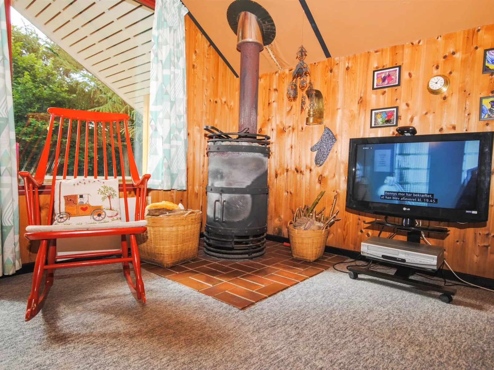 "Naema" - 600m to the fjord-Inside